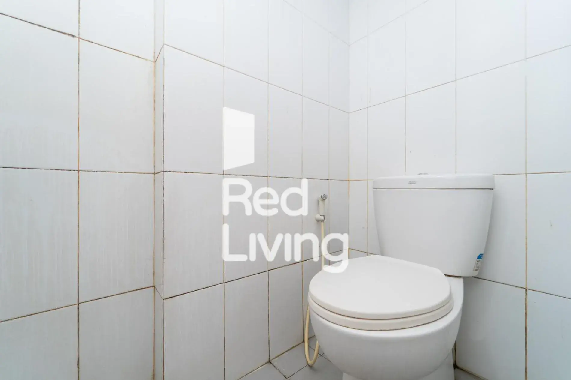 Bathroom in RedLiving Apartemen Grand Sentraland - Bangde Rooms Bathroom in RedLiving Apartemen Grand Sentraland - Bangde Rooms