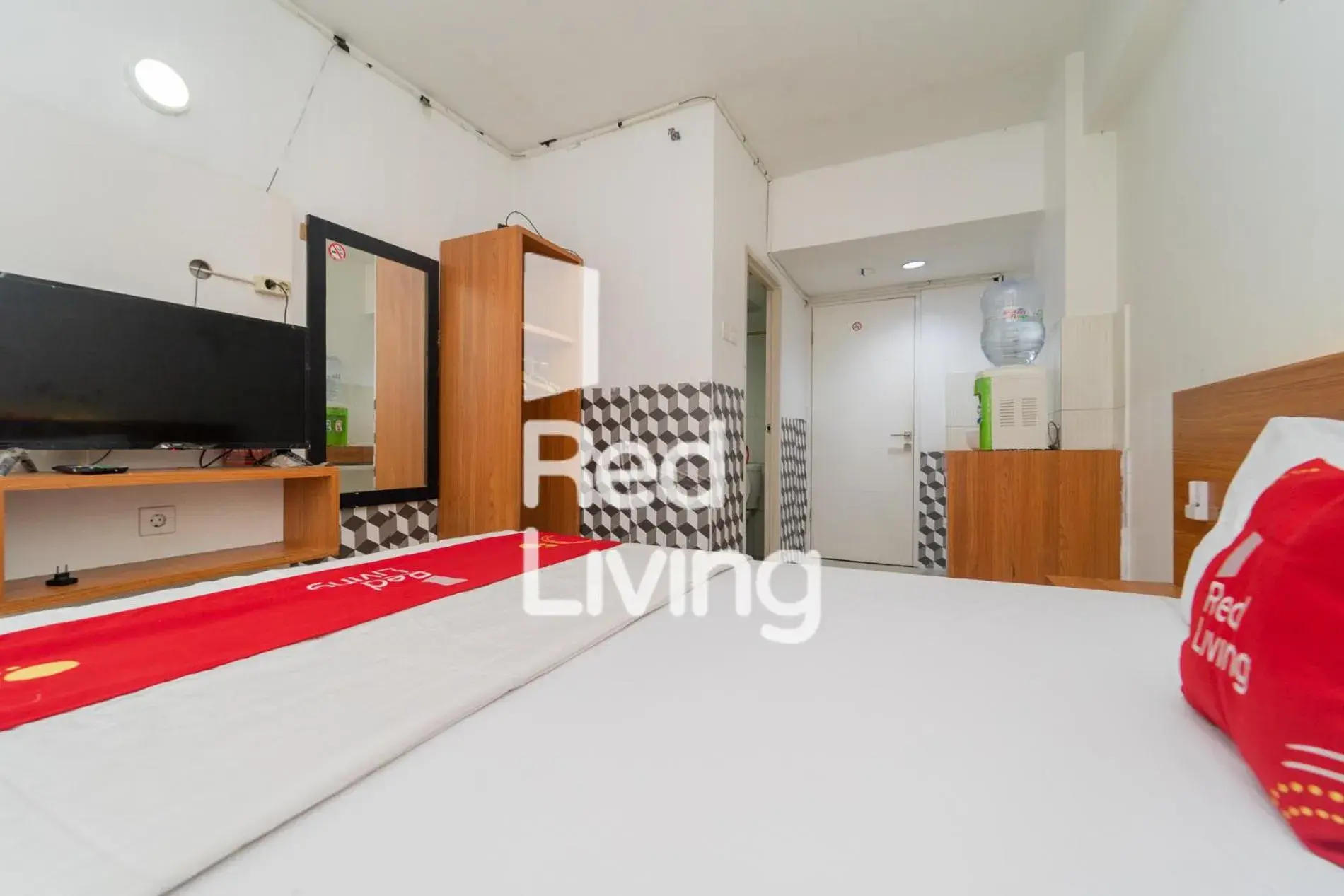 Bedroom, Bed in RedLiving Apartemen Grand Sentraland - Bangde Rooms Bedroom, Bed in RedLiving Apartemen Grand Sentraland - Bangde Rooms