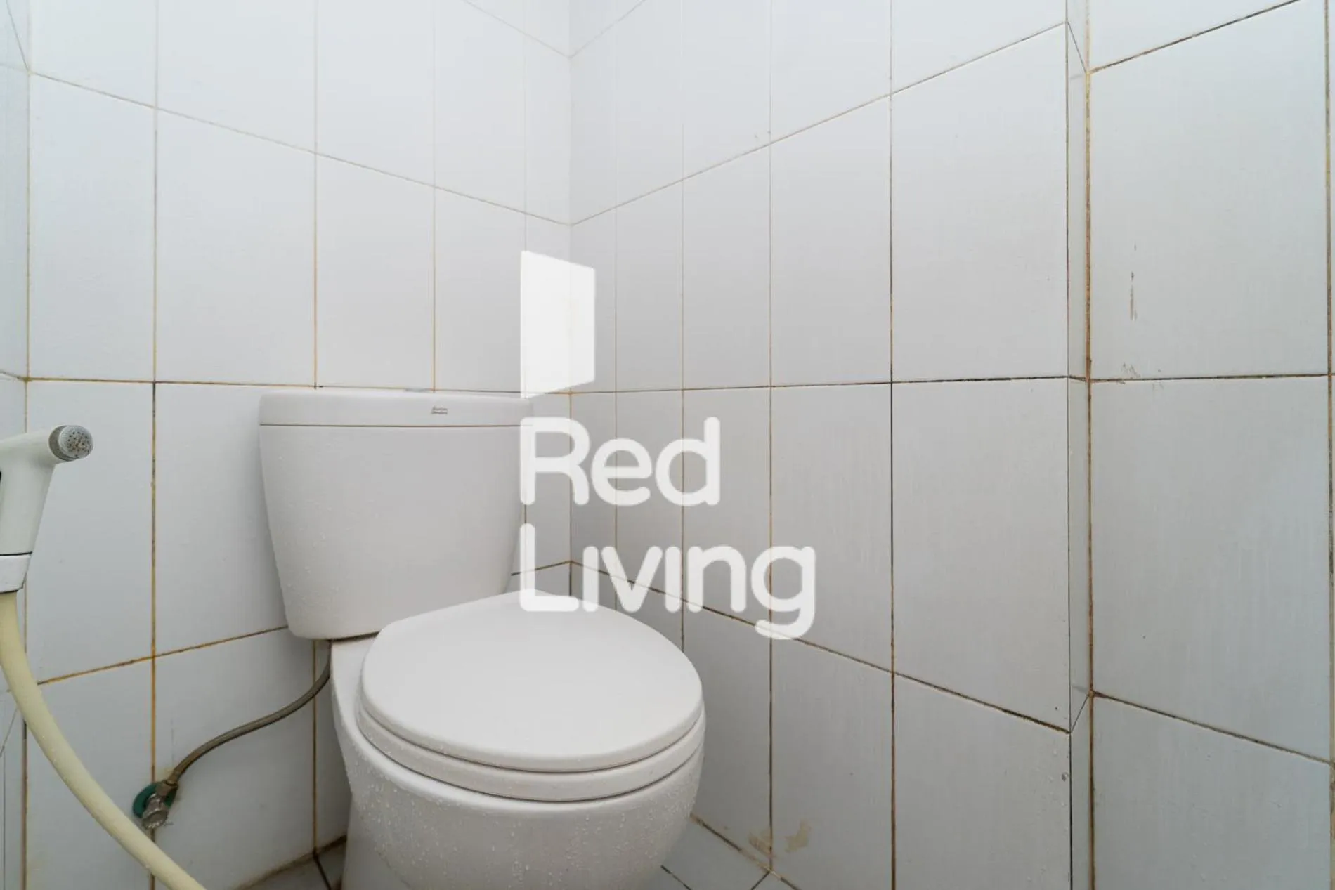 Bathroom in RedLiving Apartemen Grand Sentraland - Bangde Rooms