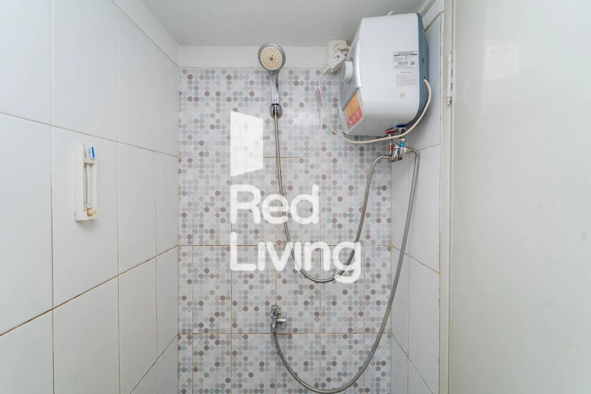 Bathroom in RedLiving Apartemen Grand Sentraland - Bangde Rooms