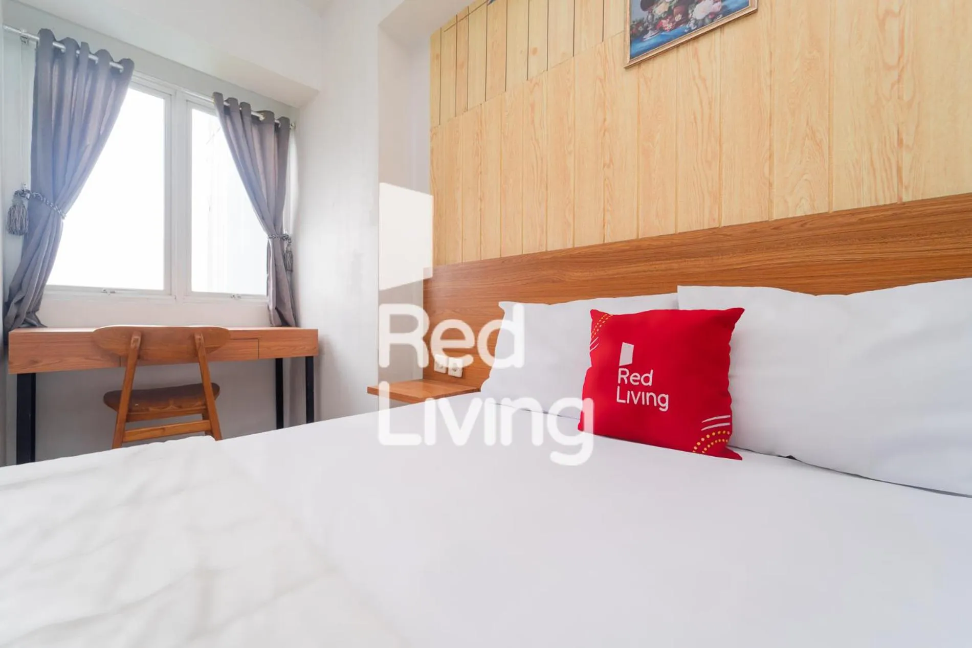 Bedroom, Bed in RedLiving Apartemen Grand Sentraland - Bangde Rooms