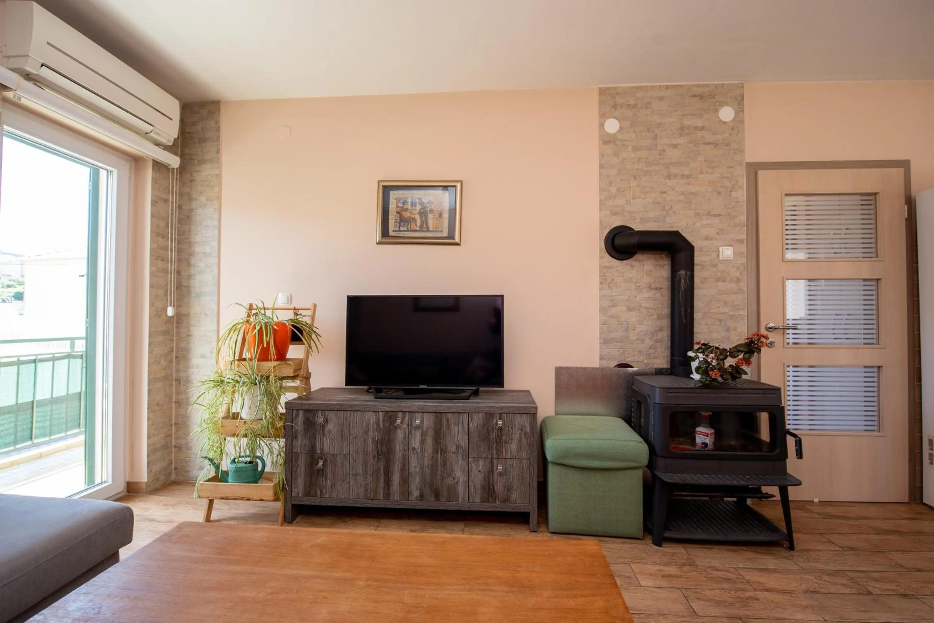 TV and multimedia in Apartment Traveler
