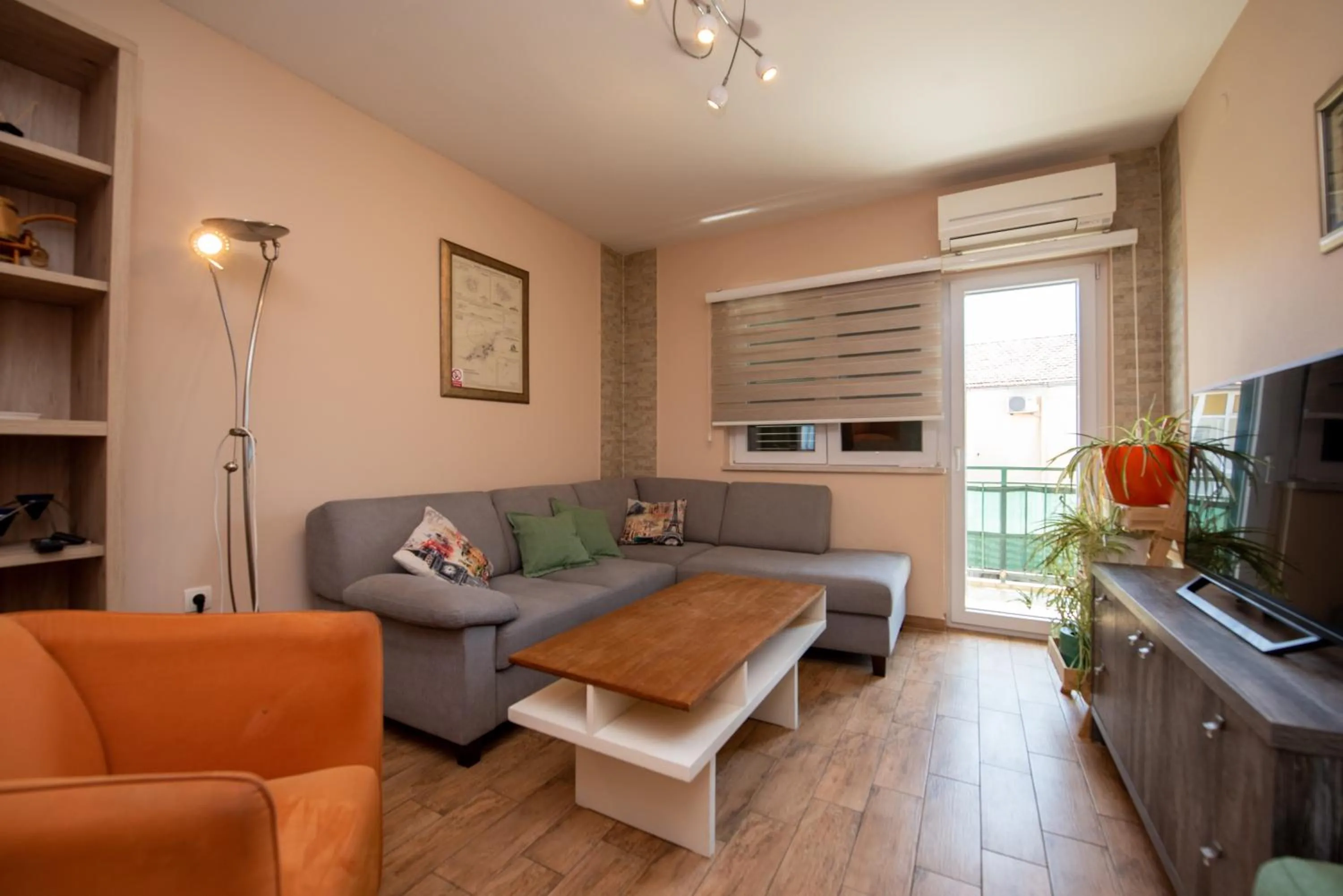 TV and multimedia in Apartment Traveler