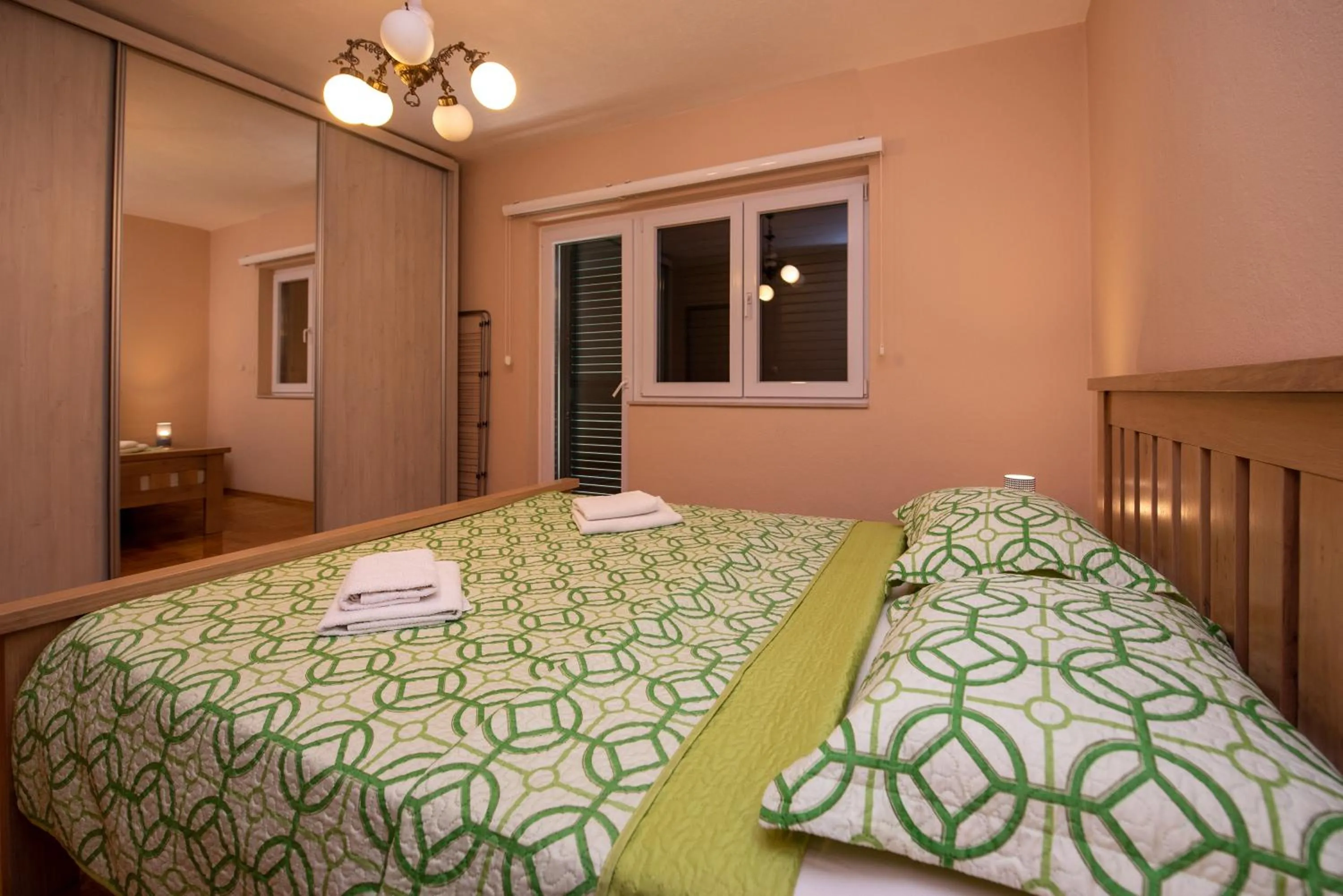 Photo of the whole room, Bed in Apartment Traveler