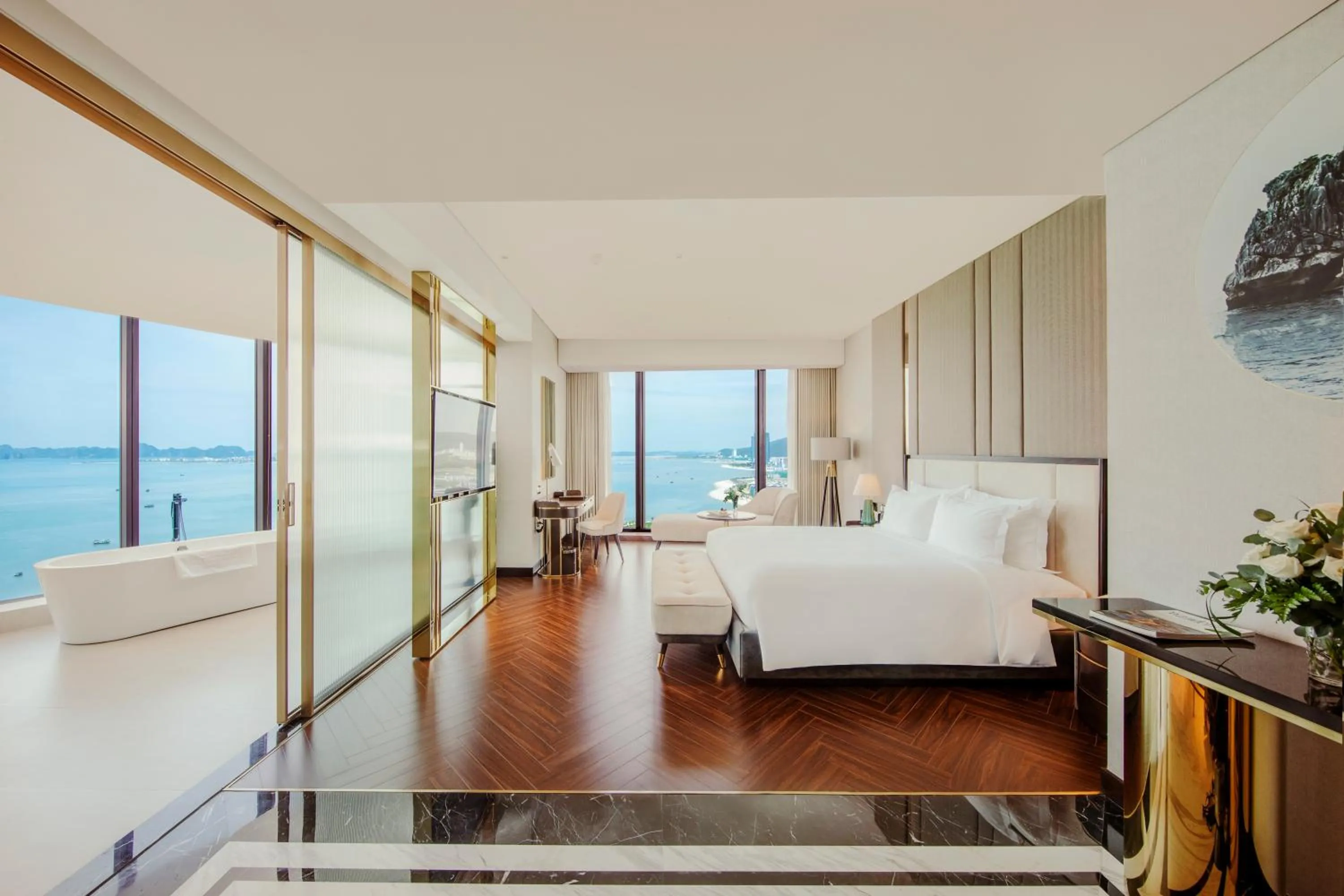 Bed in Sea Stars Hotel Ha Long