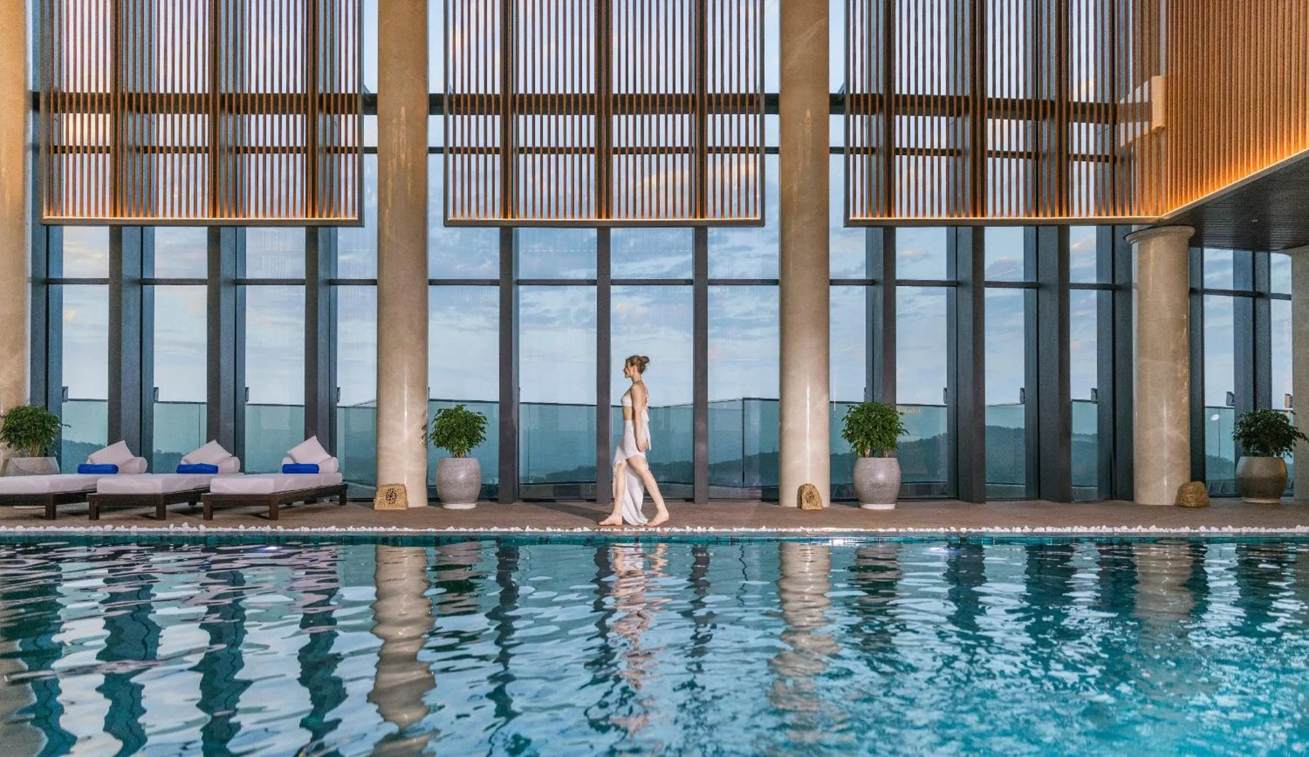 Swimming pool in Sea Stars Hotel Ha Long
