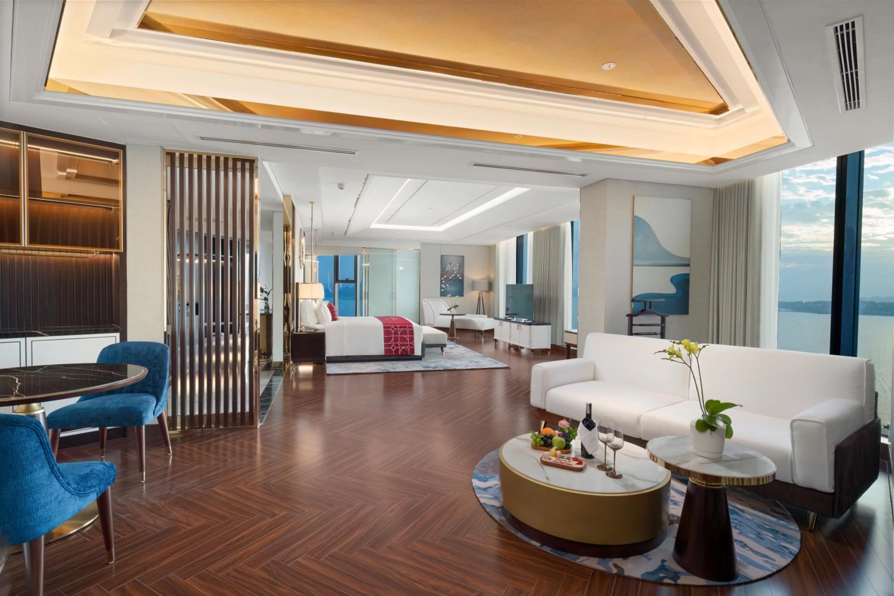 Bed in Sea Stars Hotel Ha Long