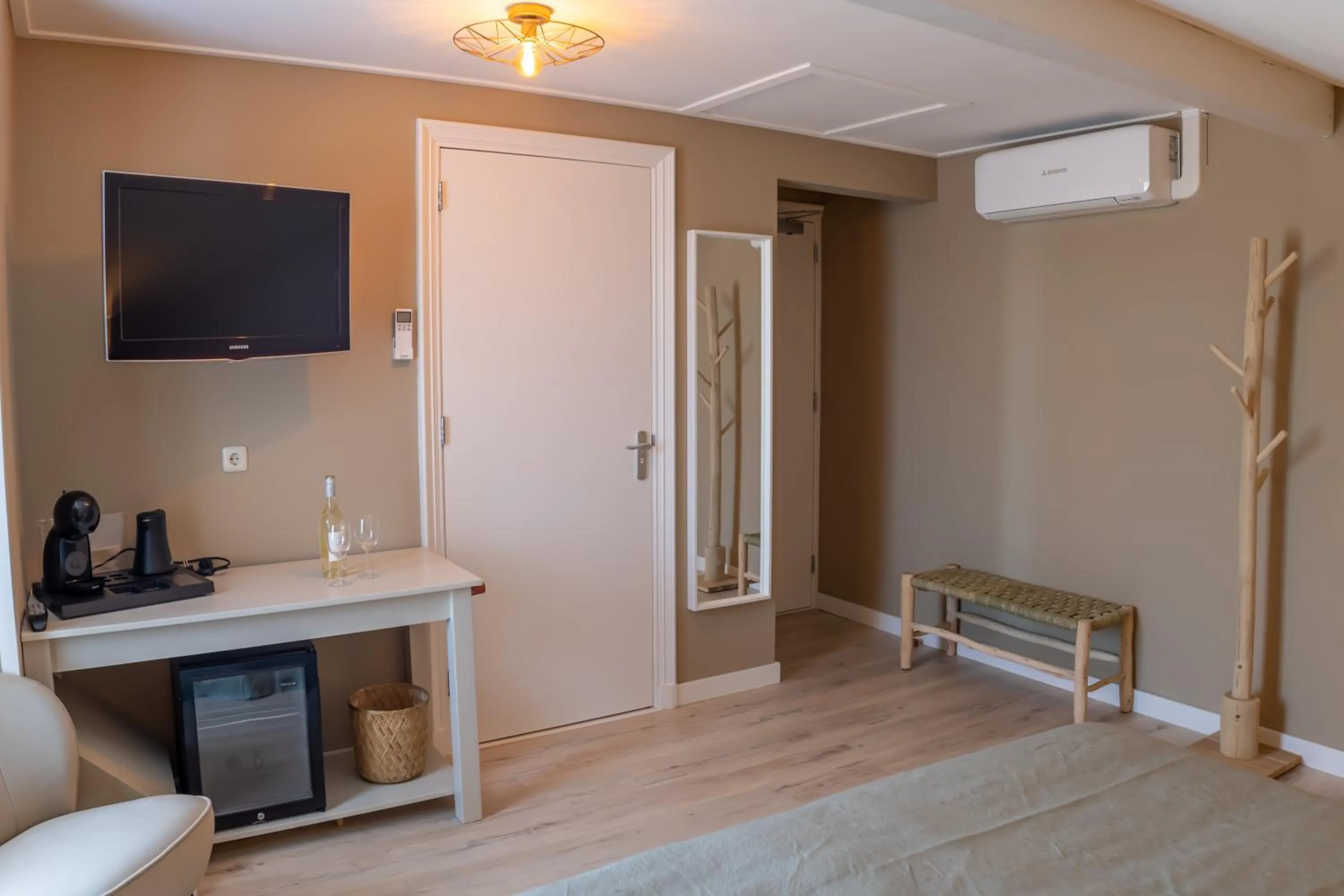 Bed in Hotel Restaurant Toxopeus