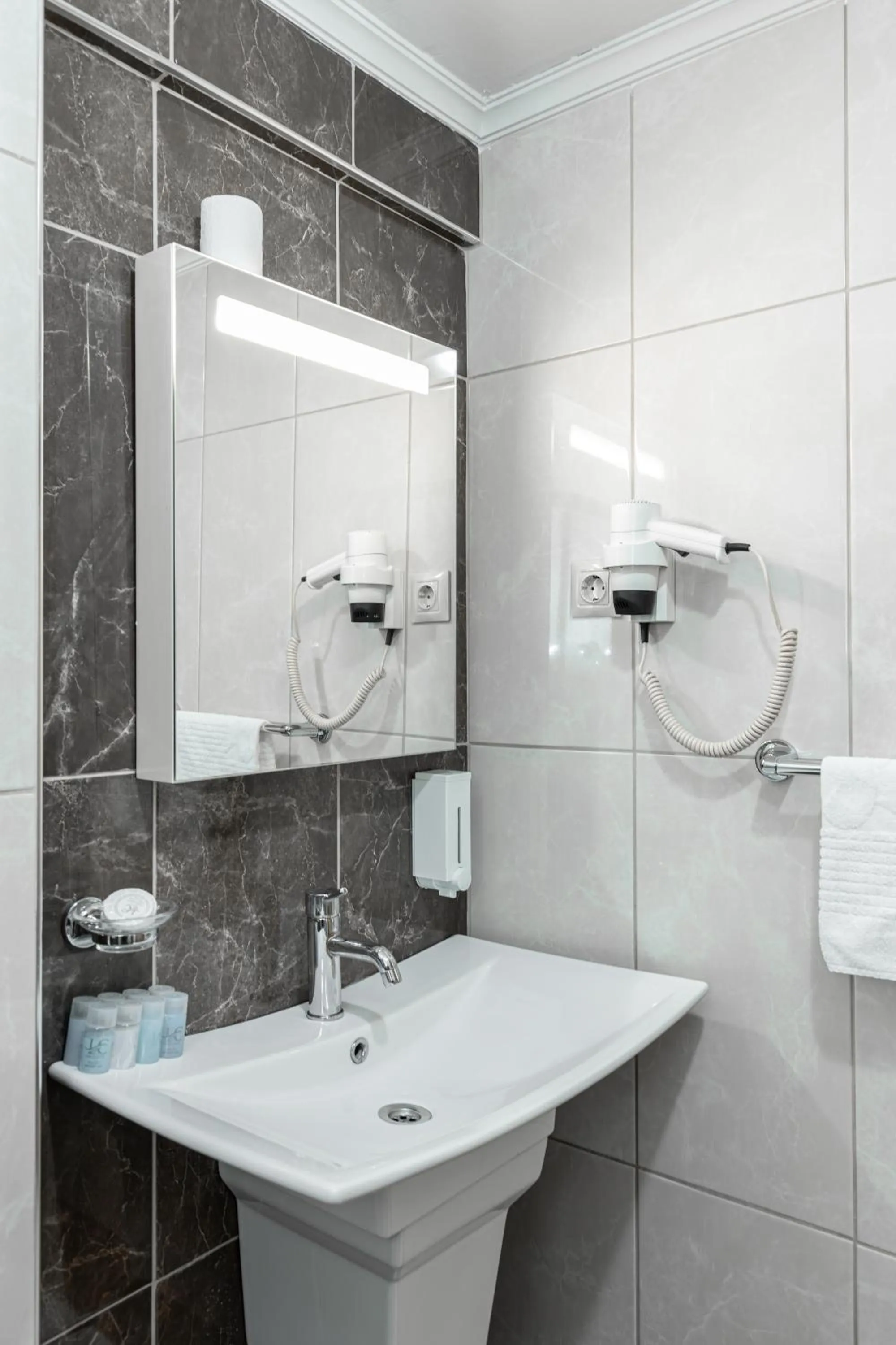 BURSA GRAND LOYAL CiTY HOTEL