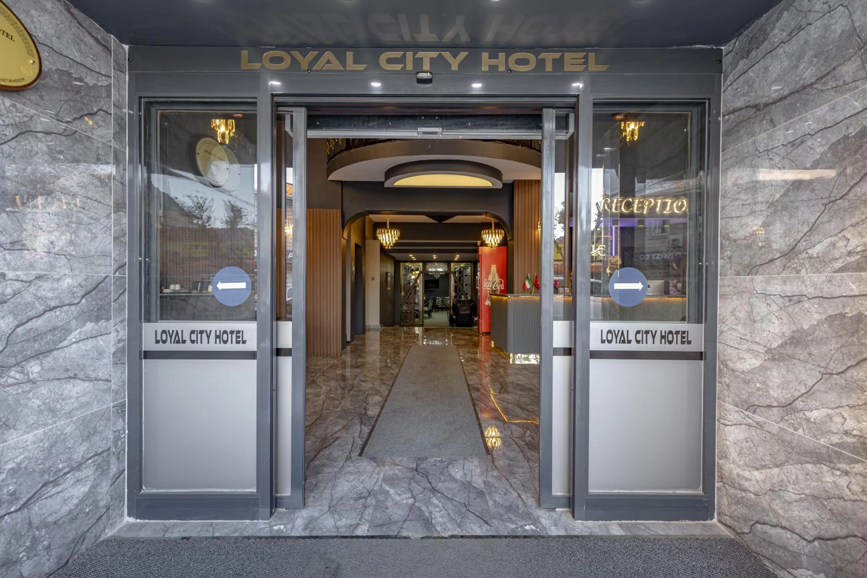 Lobby or reception in BURSA GRAND LOYAL CiTY HOTEL