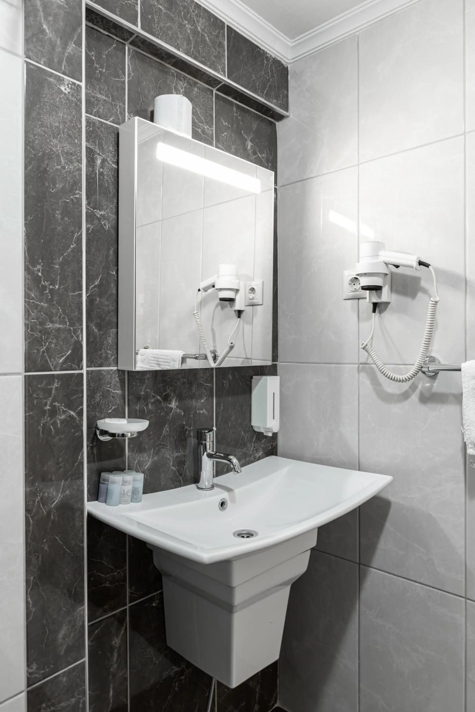 Bathroom in BURSA GRAND LOYAL CiTY HOTEL