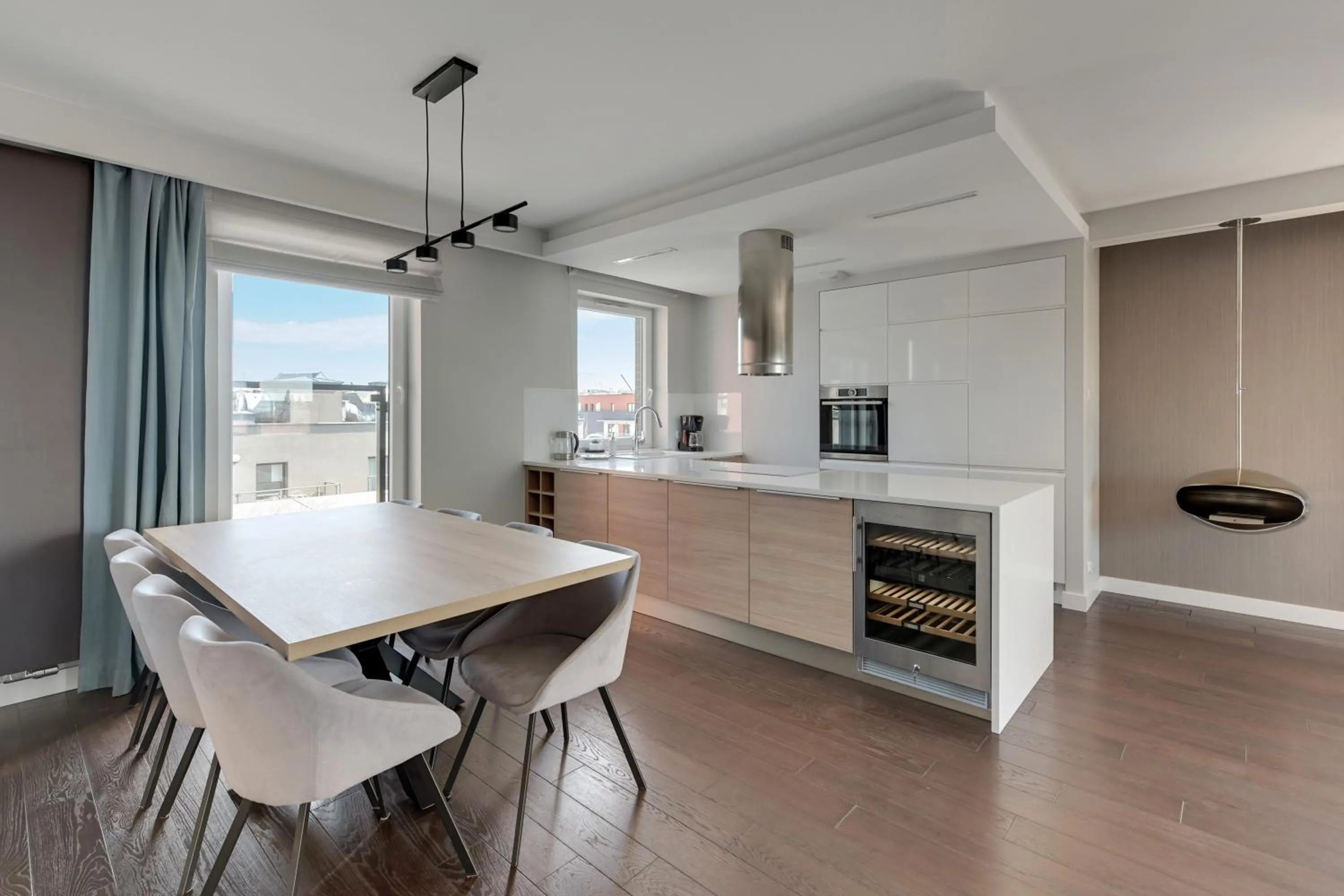 Kitchen or kitchenette in Chmielna Park by Comfort Apartments