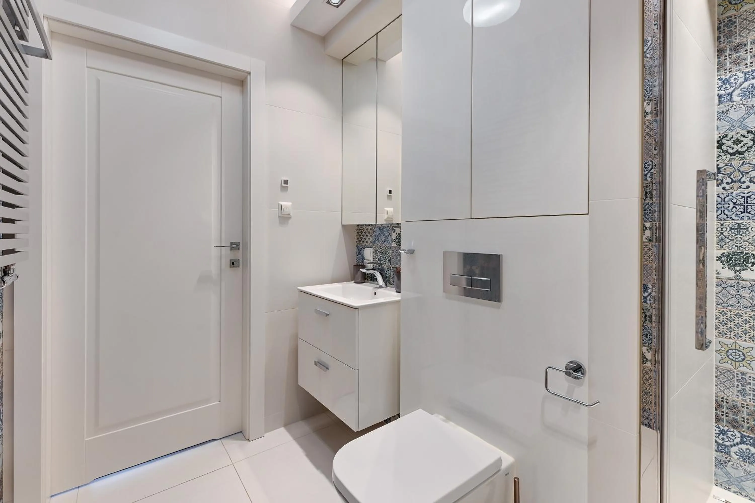 Bathroom in Chmielna Park by Comfort Apartments