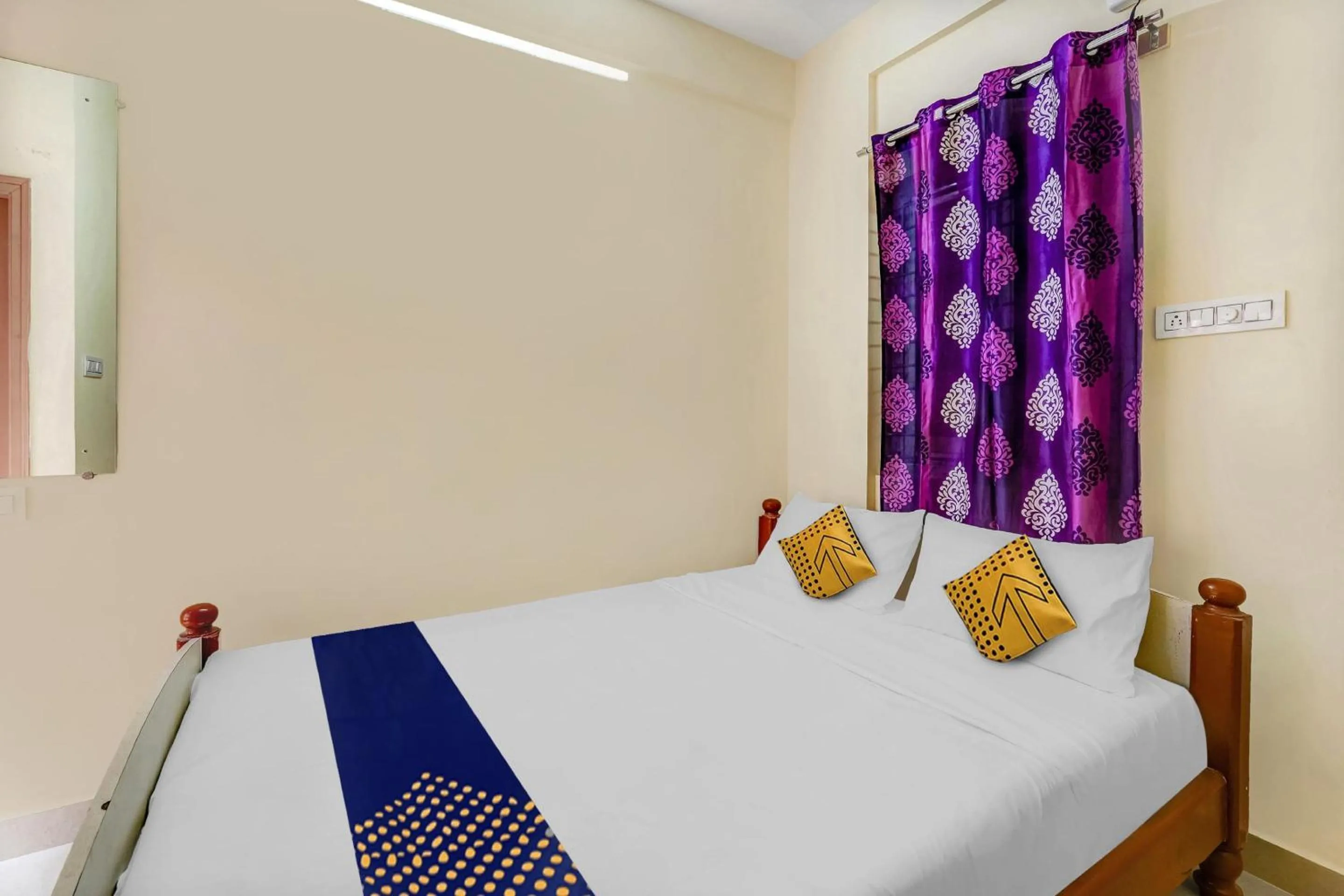 Bedroom, Bed in Super Hotel O Sri Thirumala Lodge