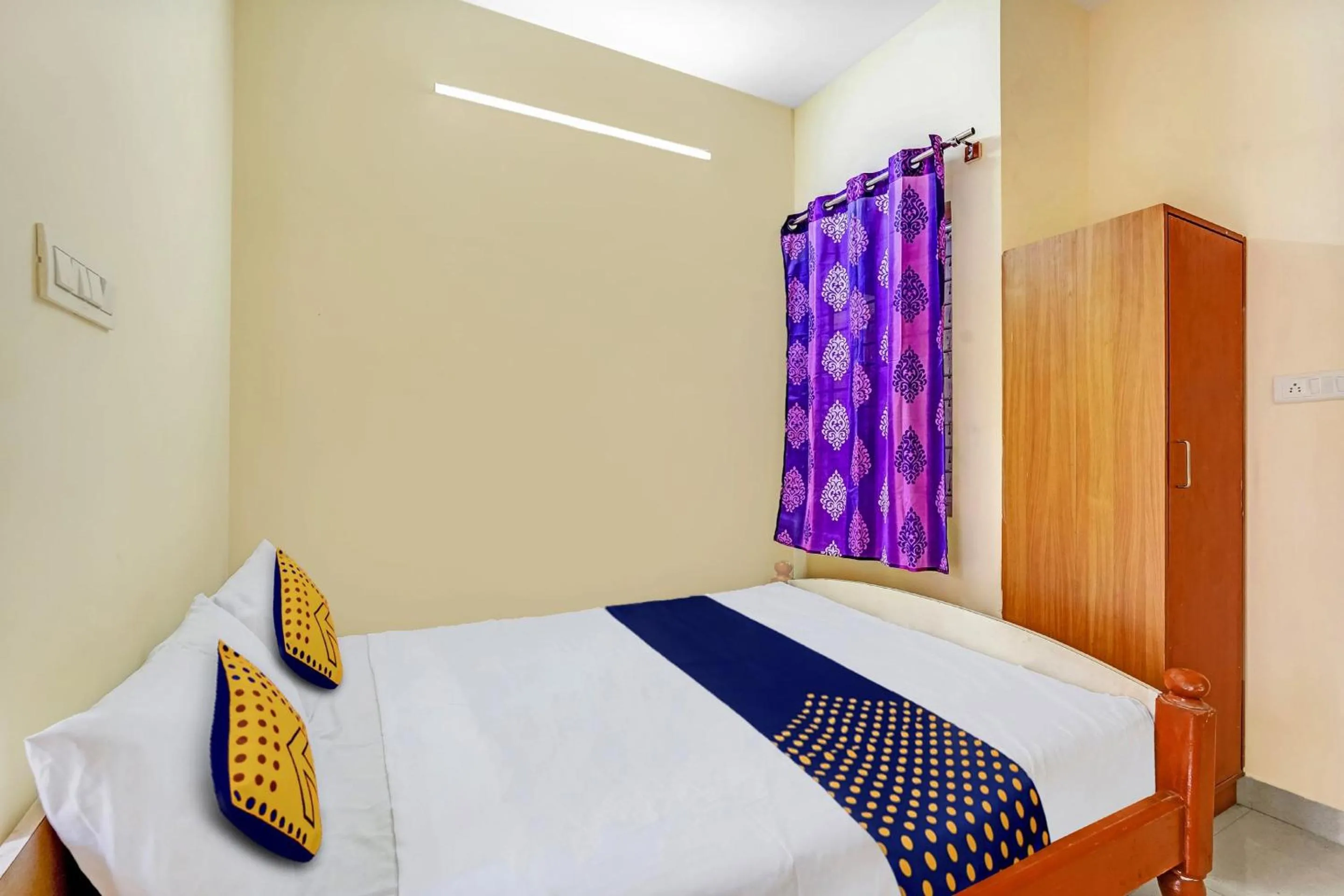 Bedroom, Bed in Super Hotel O Sri Thirumala Lodge
