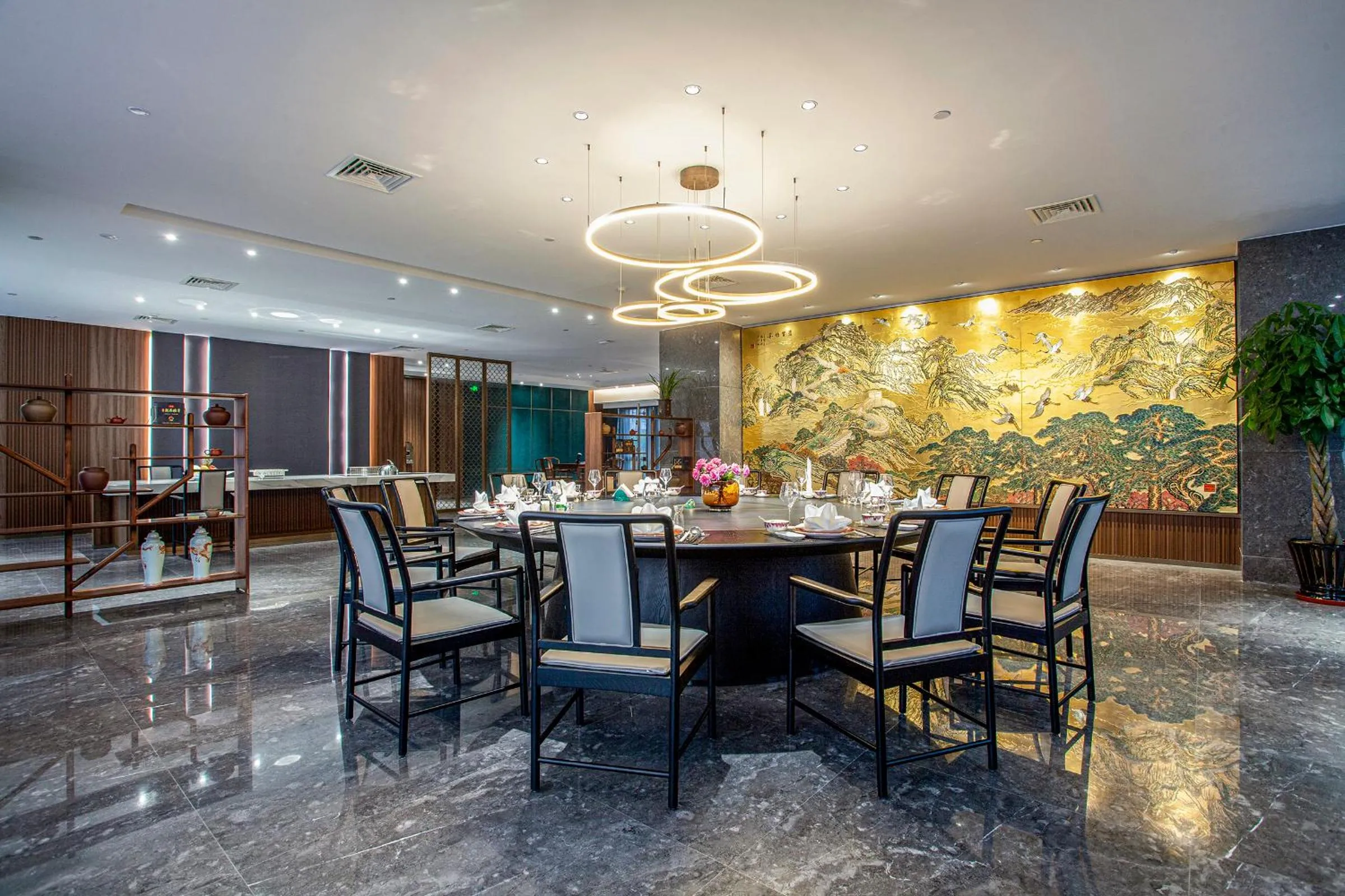 Dining area in Gao Shi Di Hot Spring Hotel Yangzhou