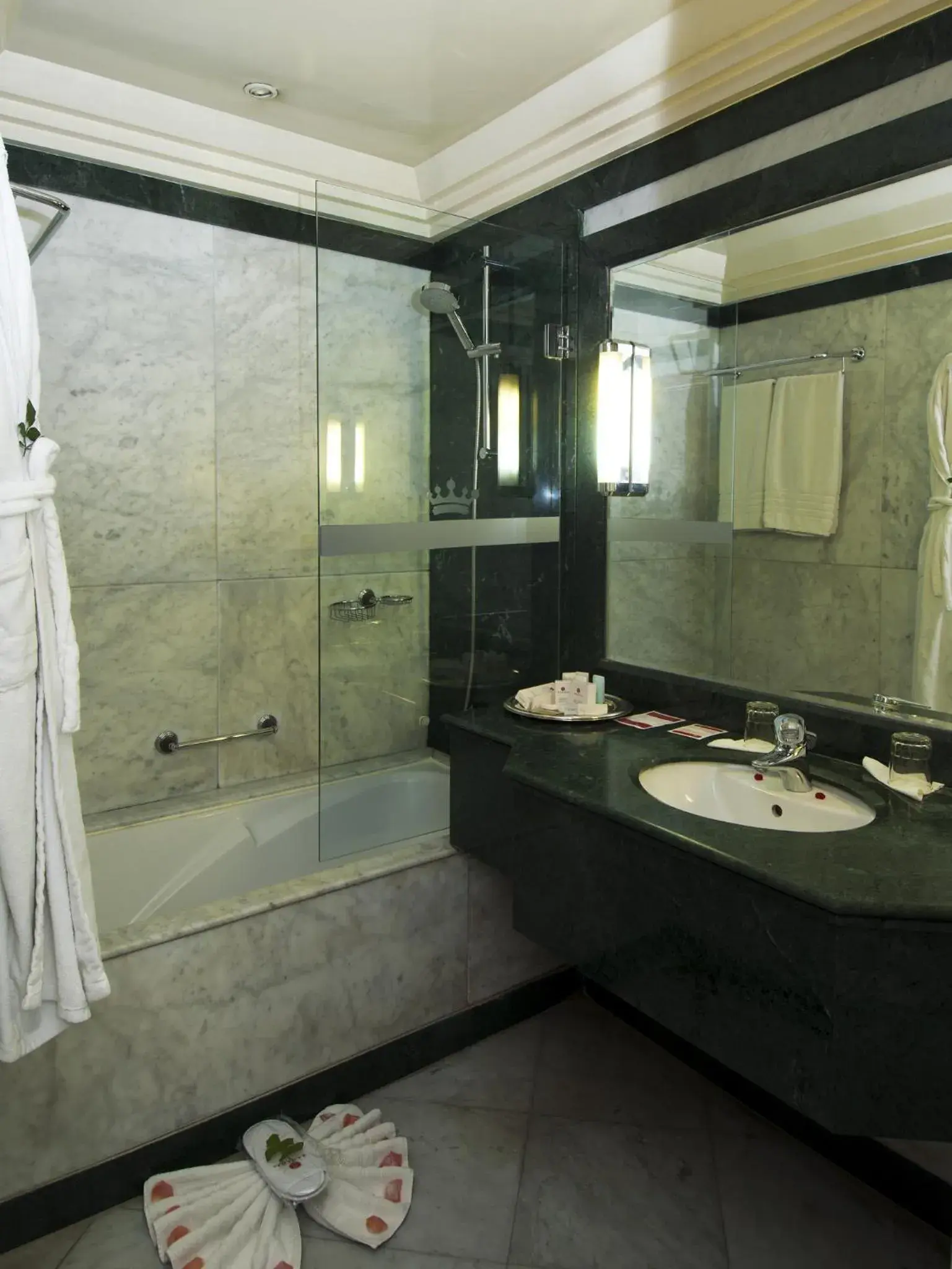 Superior King Room in Ramada By Wyndham Fes Superior King Room in Ramada By Wyndham Fes