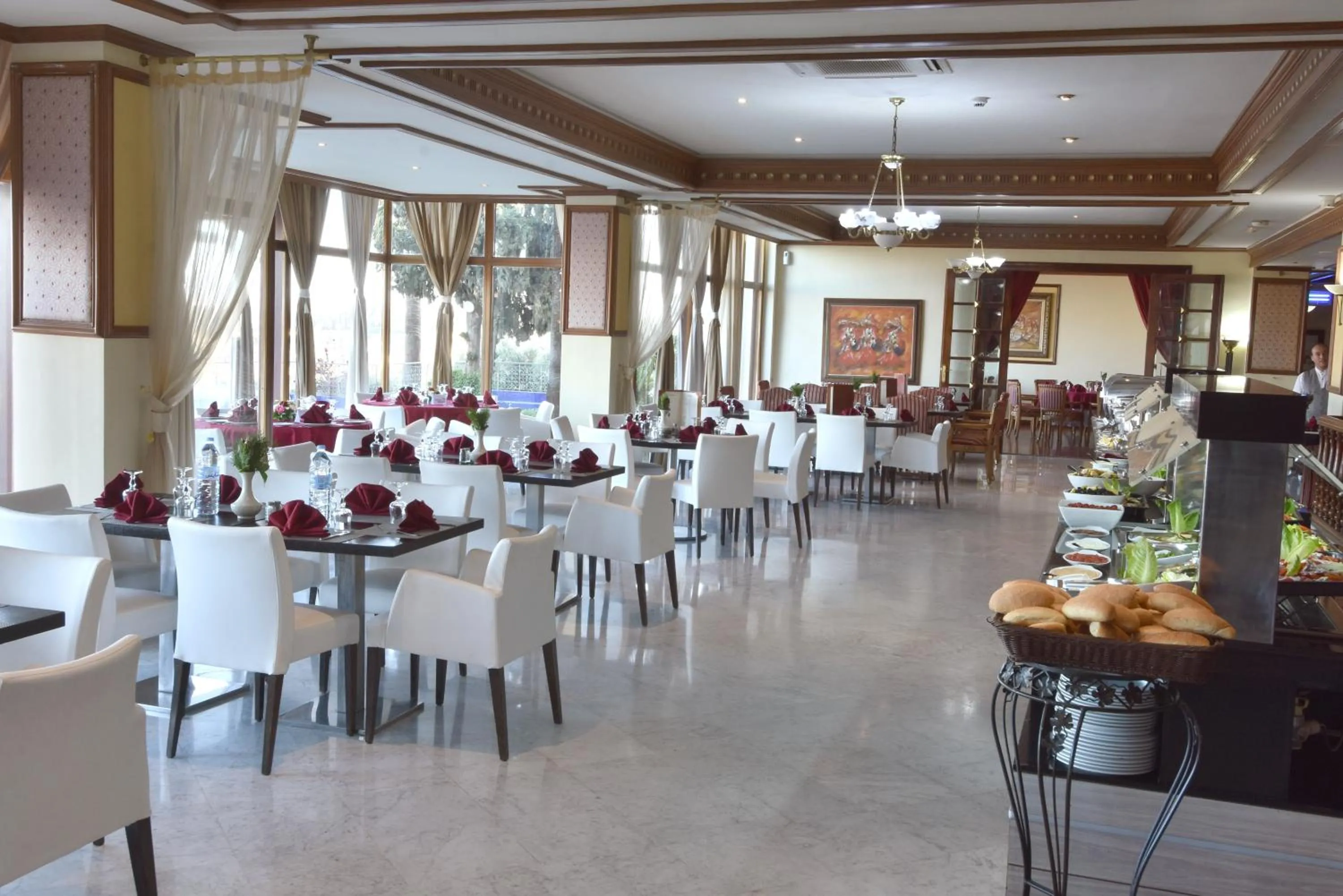 Restaurant/places to eat in Les Mérinides