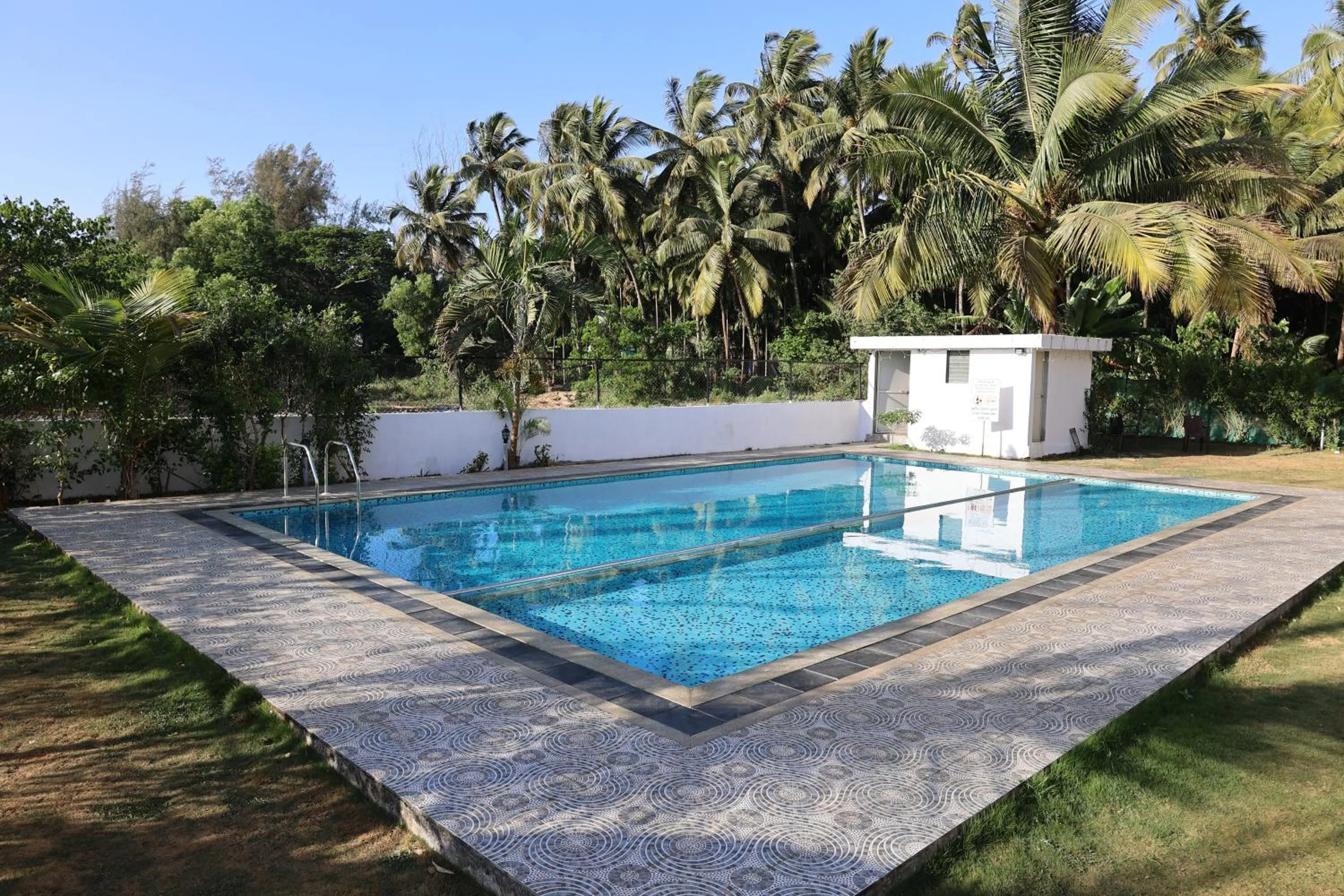 Swimming pool in THE BLISS PALM