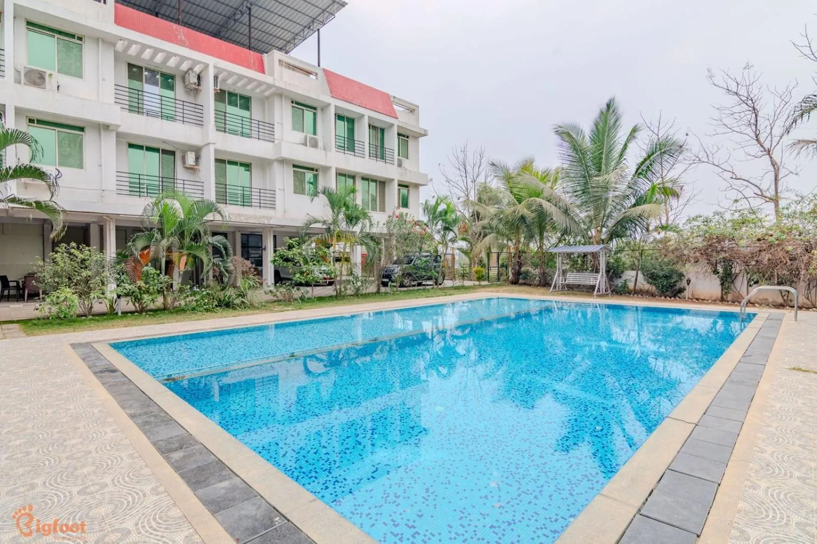 Swimming pool in THE BLISS PALM