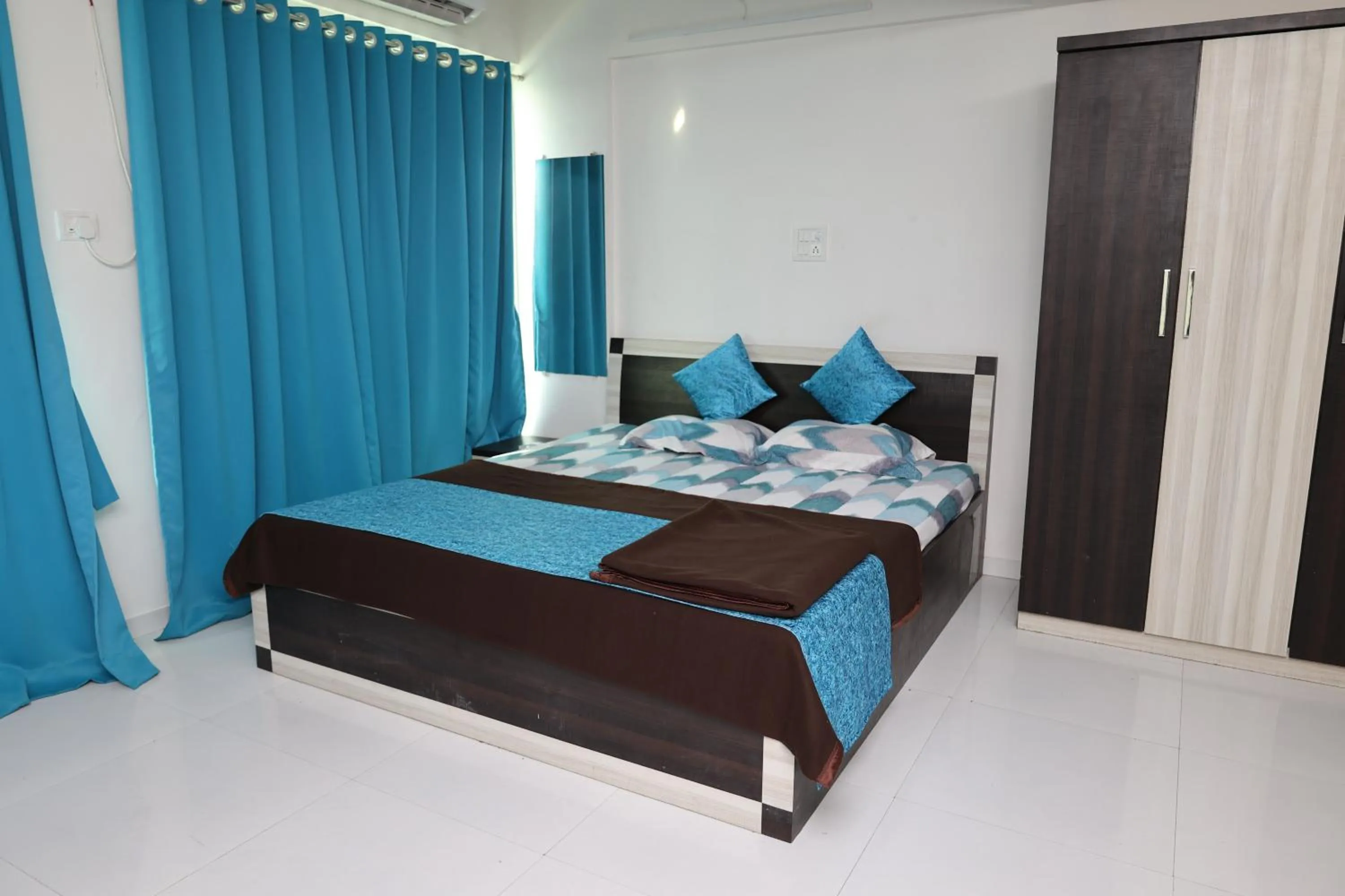 Bedroom, Bed in THE BLISS PALM