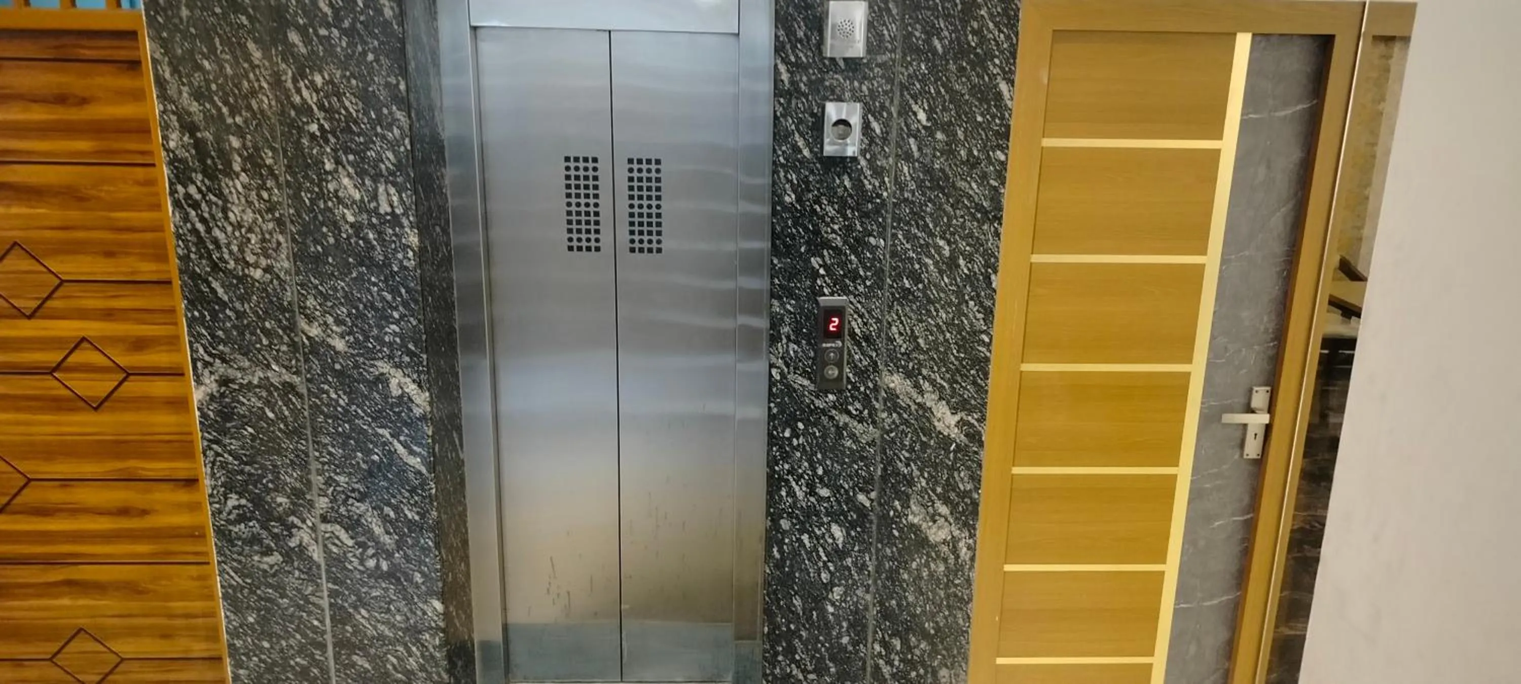 Area and facilities in Hotel Aman Residency