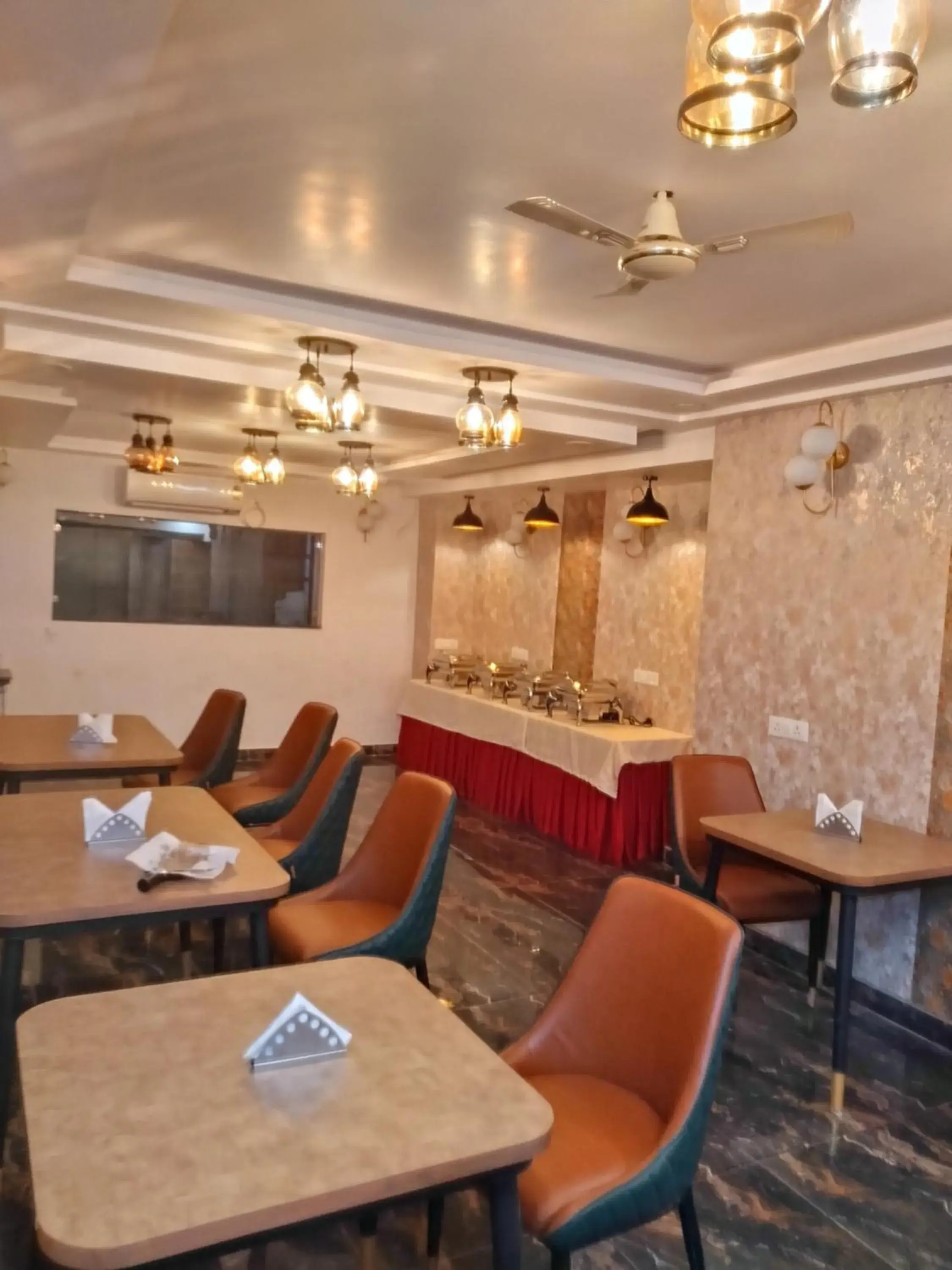 Restaurant/places to eat in Hotel Aman Residency Restaurant/places to eat in Hotel Aman Residency