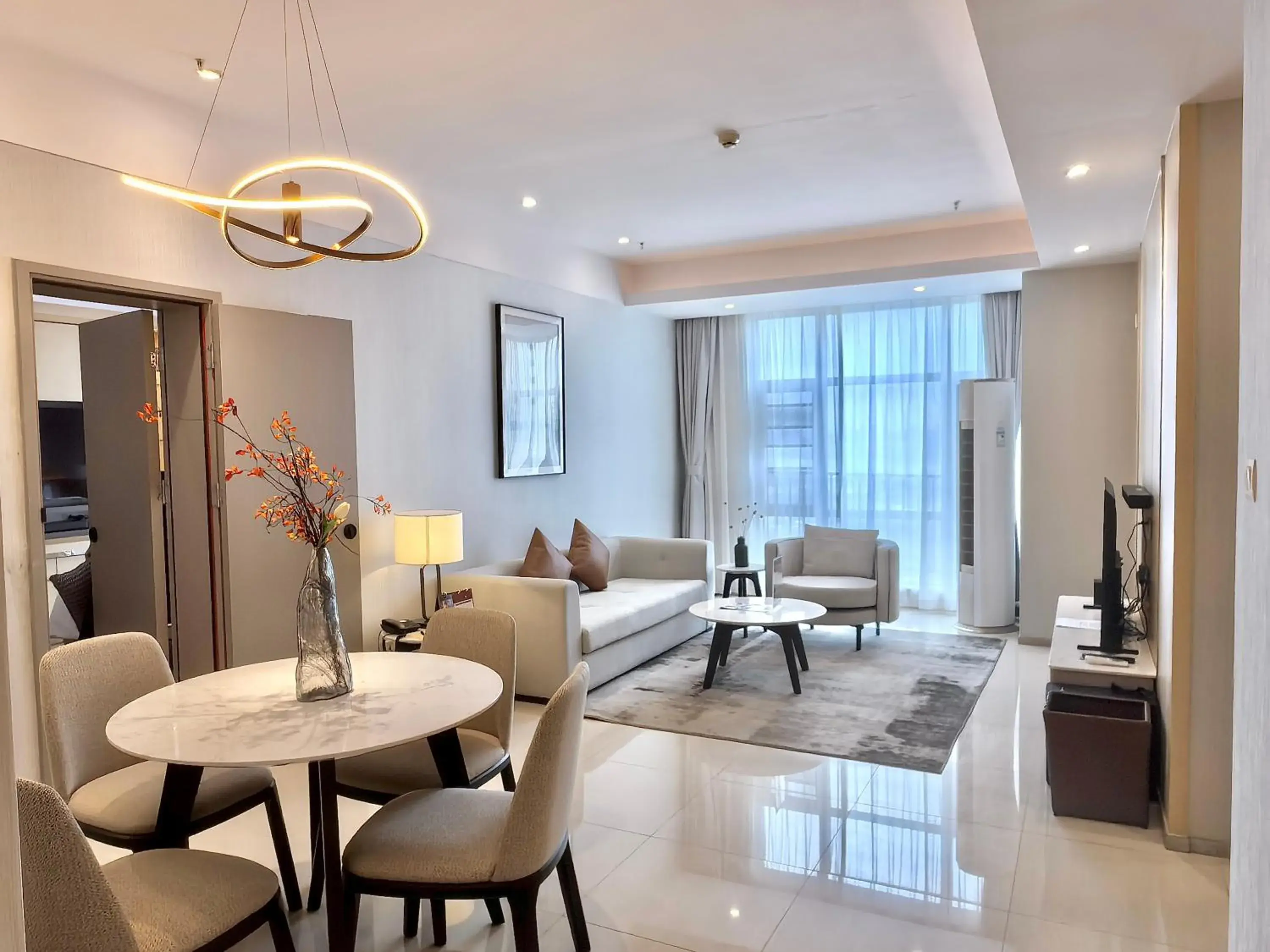 Three-Bedroom Suite in Somerset Haizhu Centre Guangzhou Three-Bedroom Suite in Somerset Haizhu Centre Guangzhou