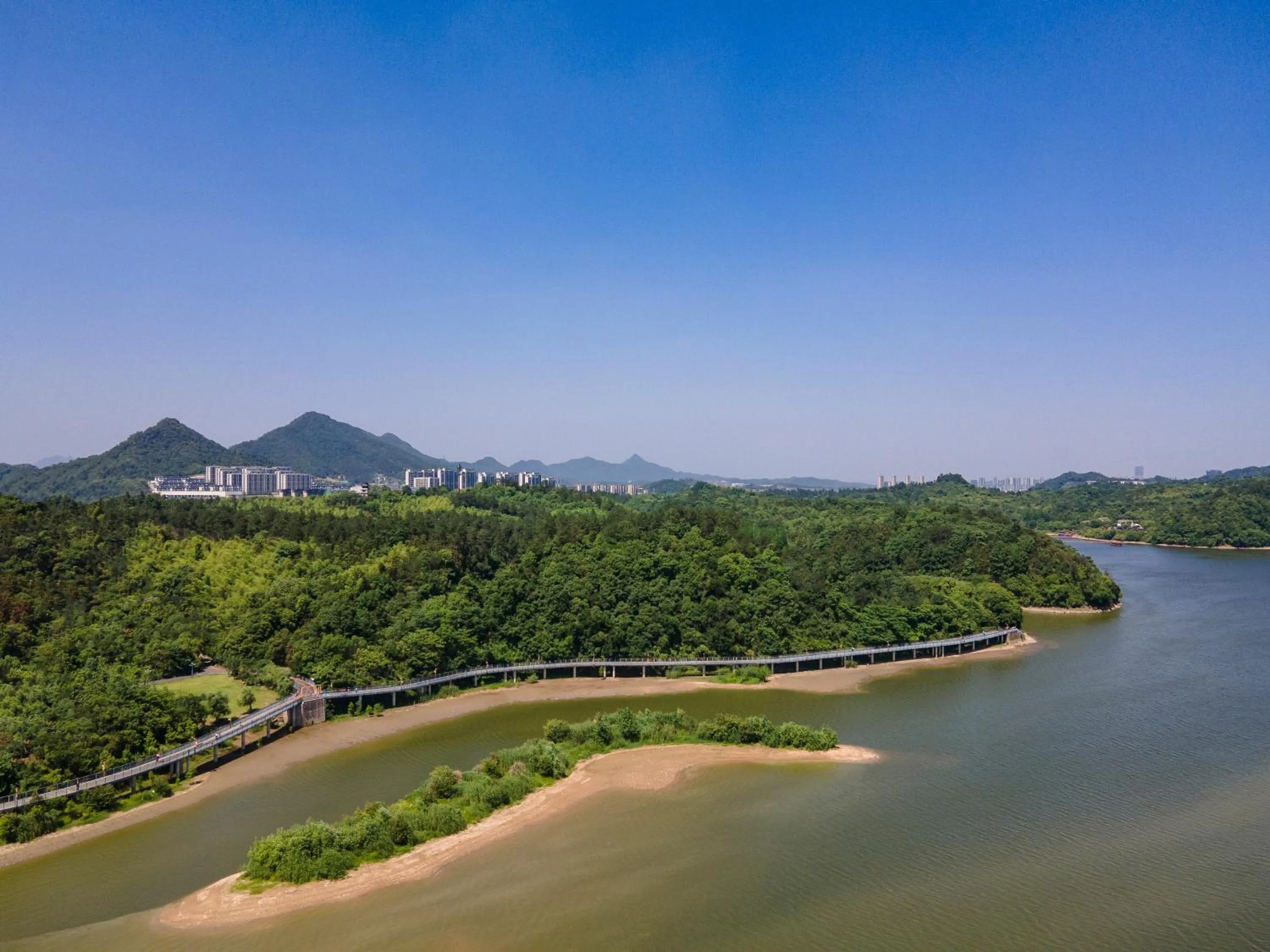Nearby landmark in Qingshan Lake Tianlan Hotel Hangzhou