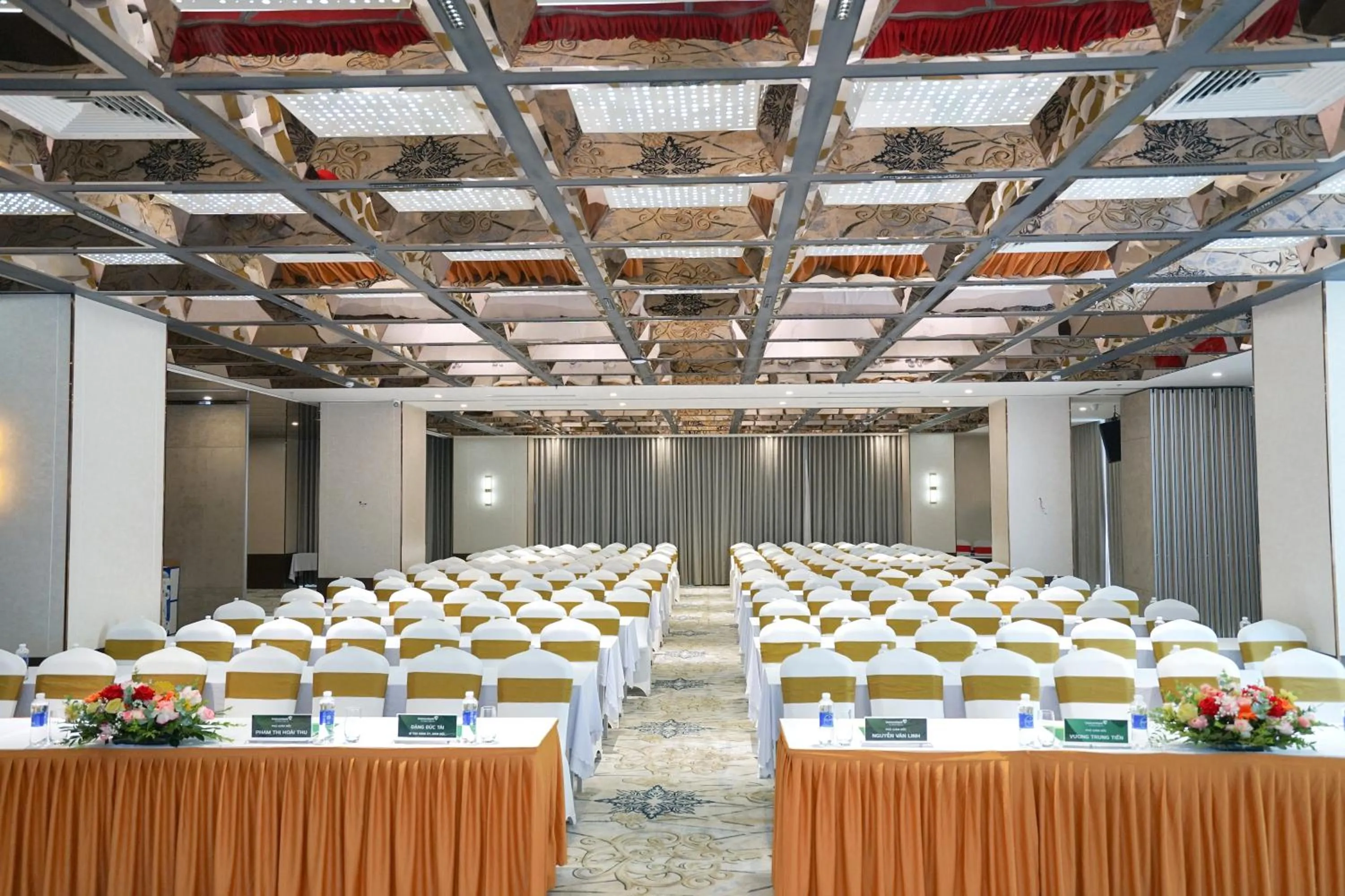 Meeting/conference room in Cửa Đông Luxury Hotel