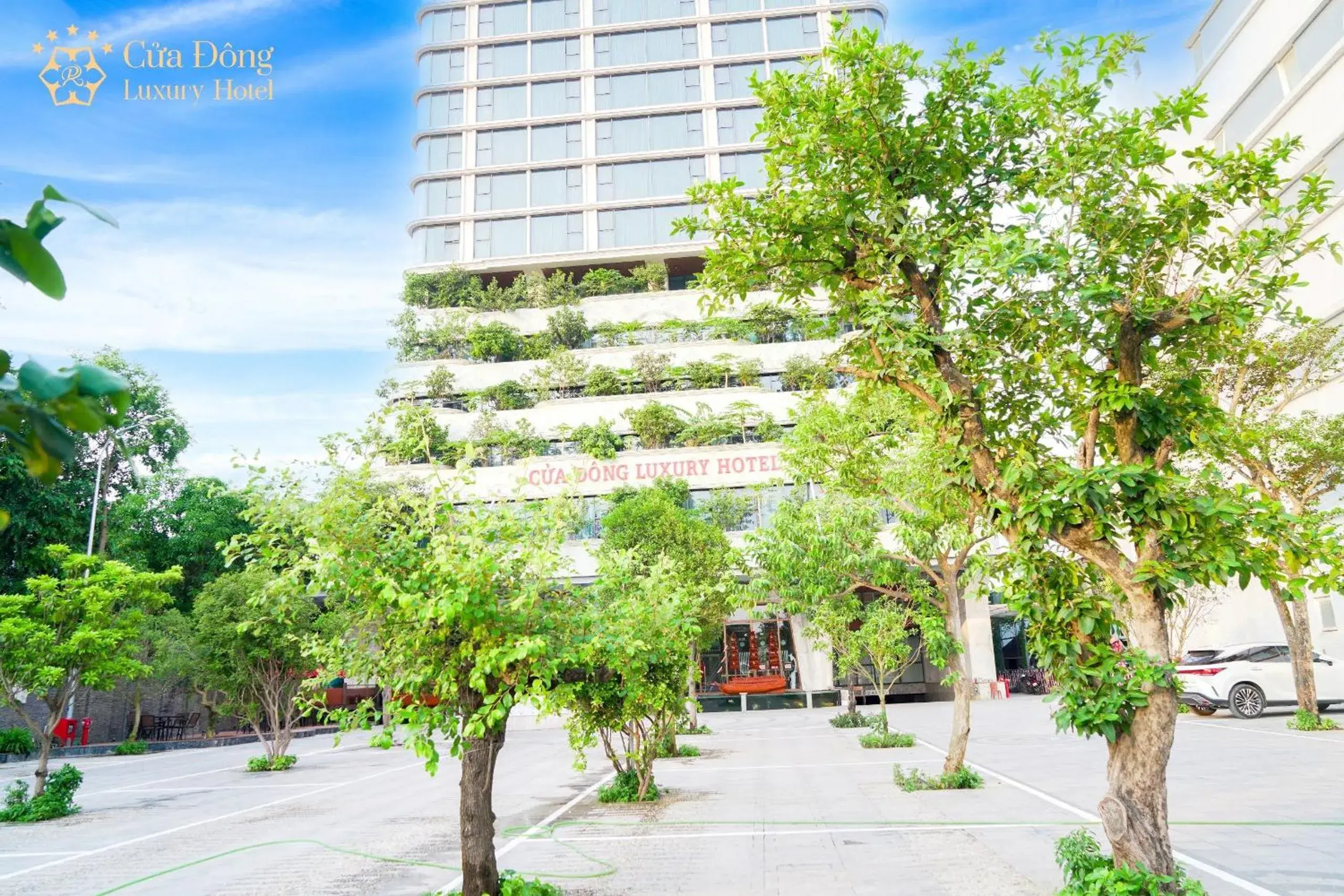 Property building in Cửa Đông Luxury Hotel Property building in Cửa Đông Luxury Hotel