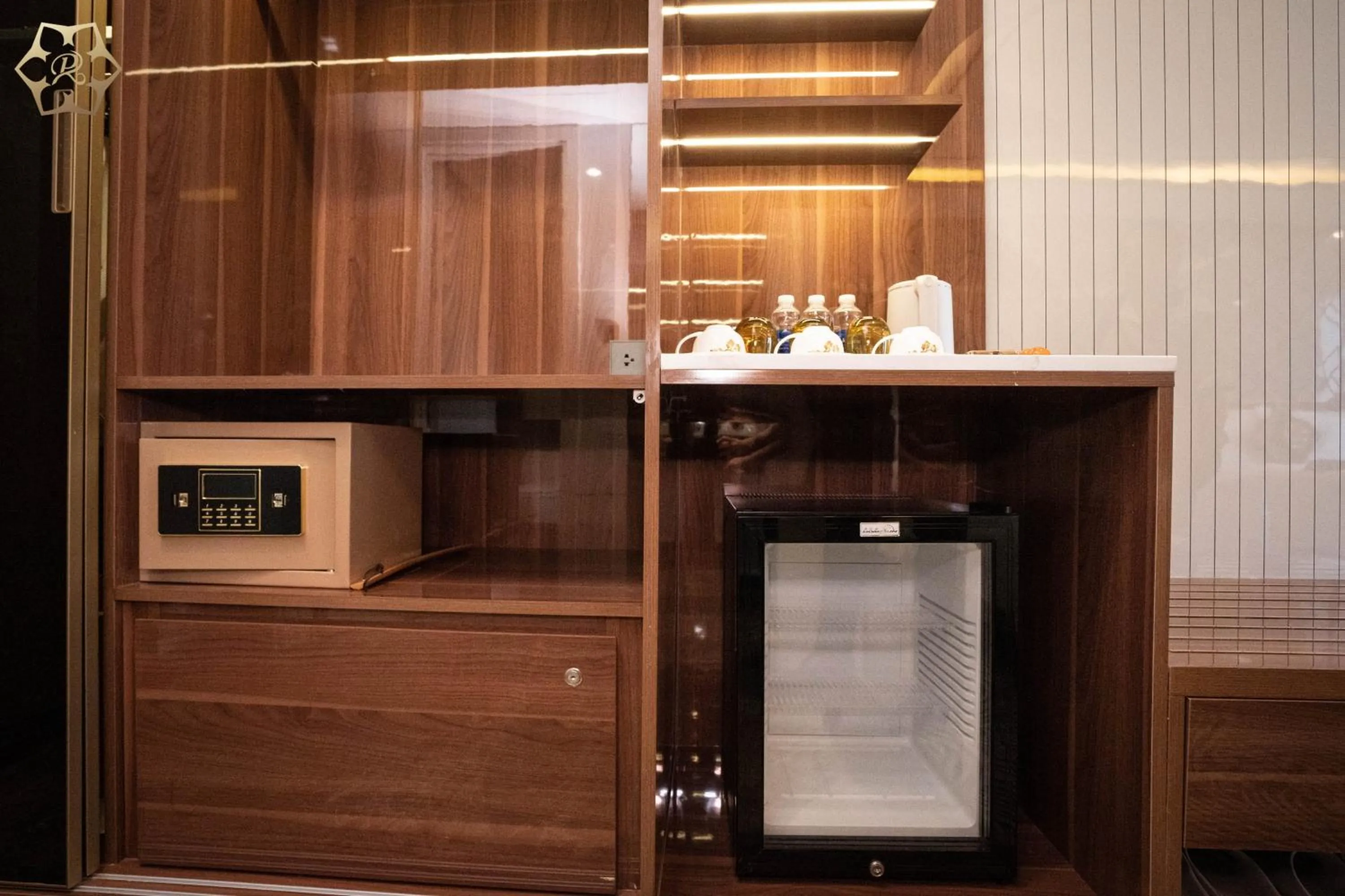 minibar in Cửa Đông Luxury Hotel