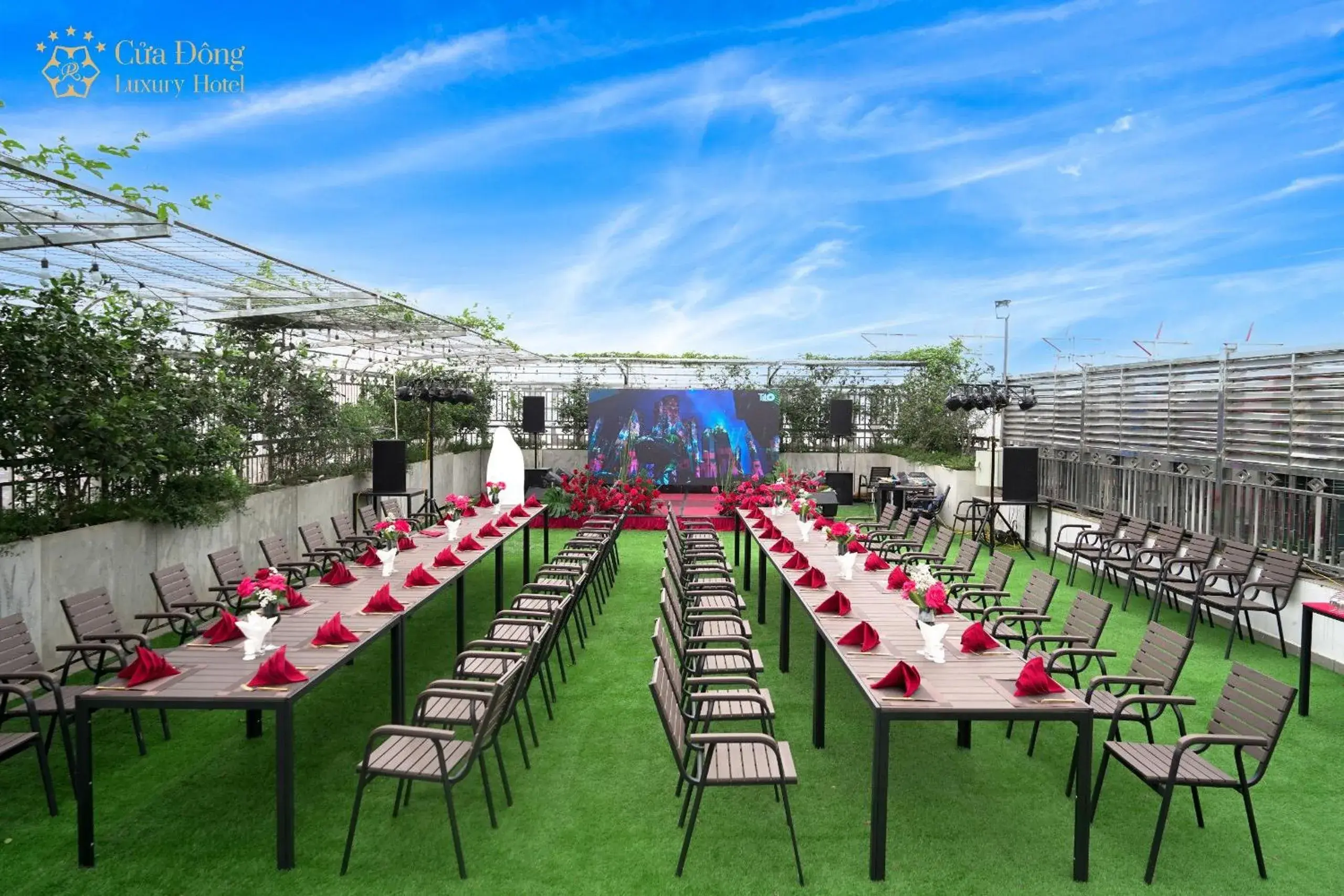 Restaurant/places to eat in Cửa Đông Luxury Hotel Restaurant/places to eat in Cửa Đông Luxury Hotel