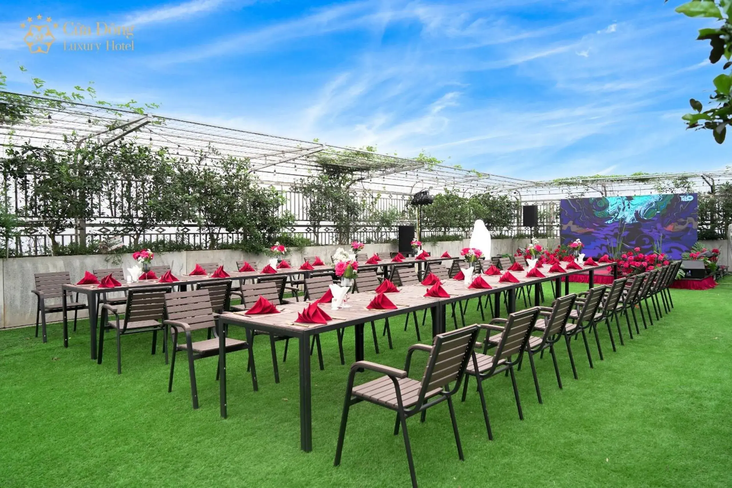 Restaurant/places to eat in Cửa Đông Luxury Hotel Restaurant/places to eat in Cửa Đông Luxury Hotel