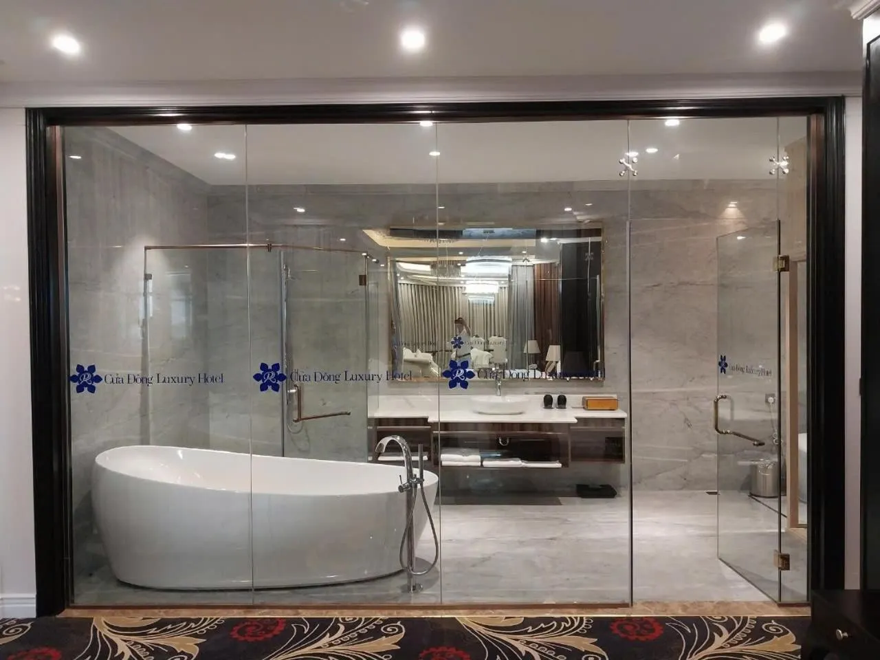 Bathroom in Cửa Đông Luxury Hotel