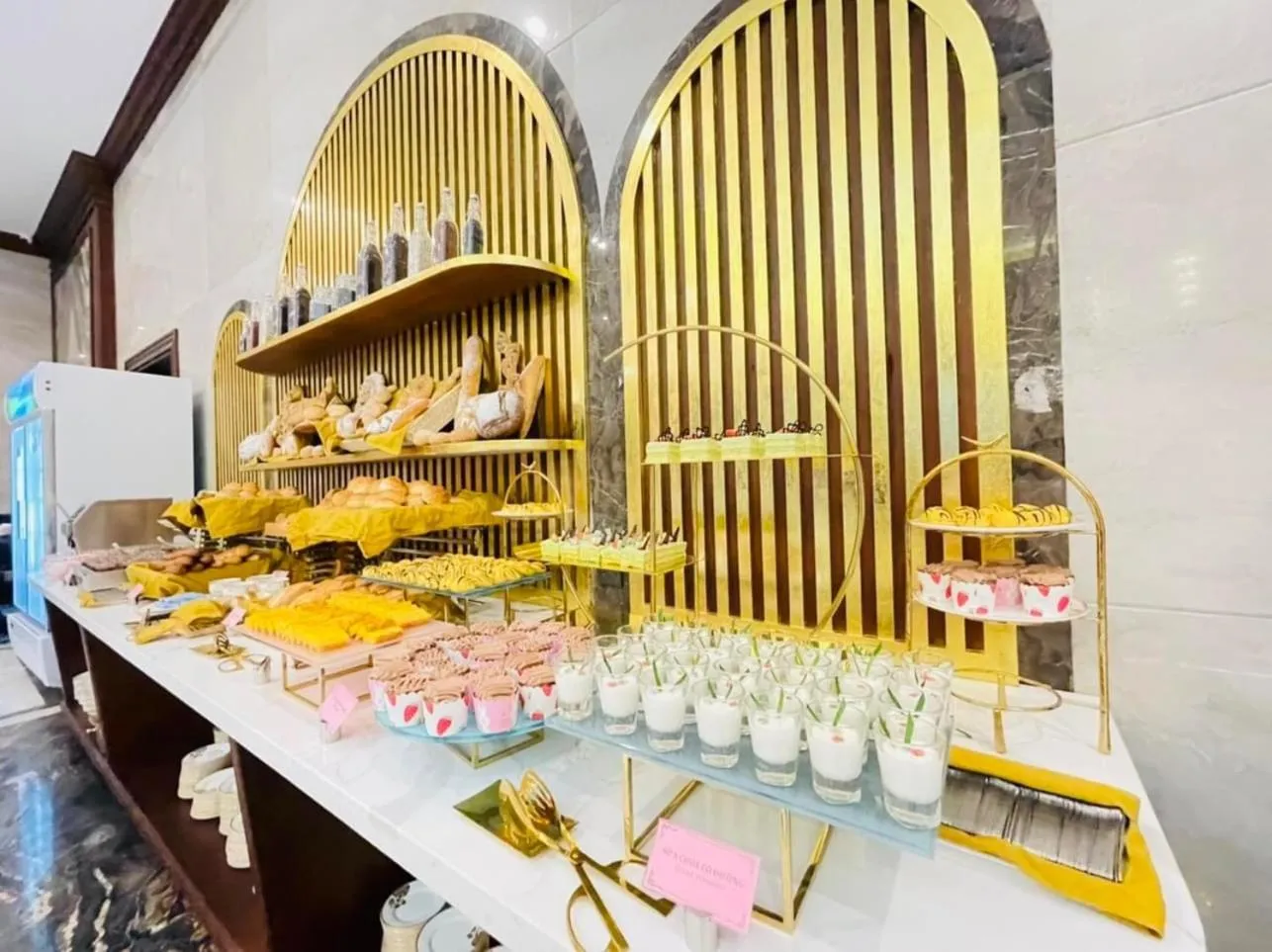 Buffet breakfast in Cửa Đông Luxury Hotel