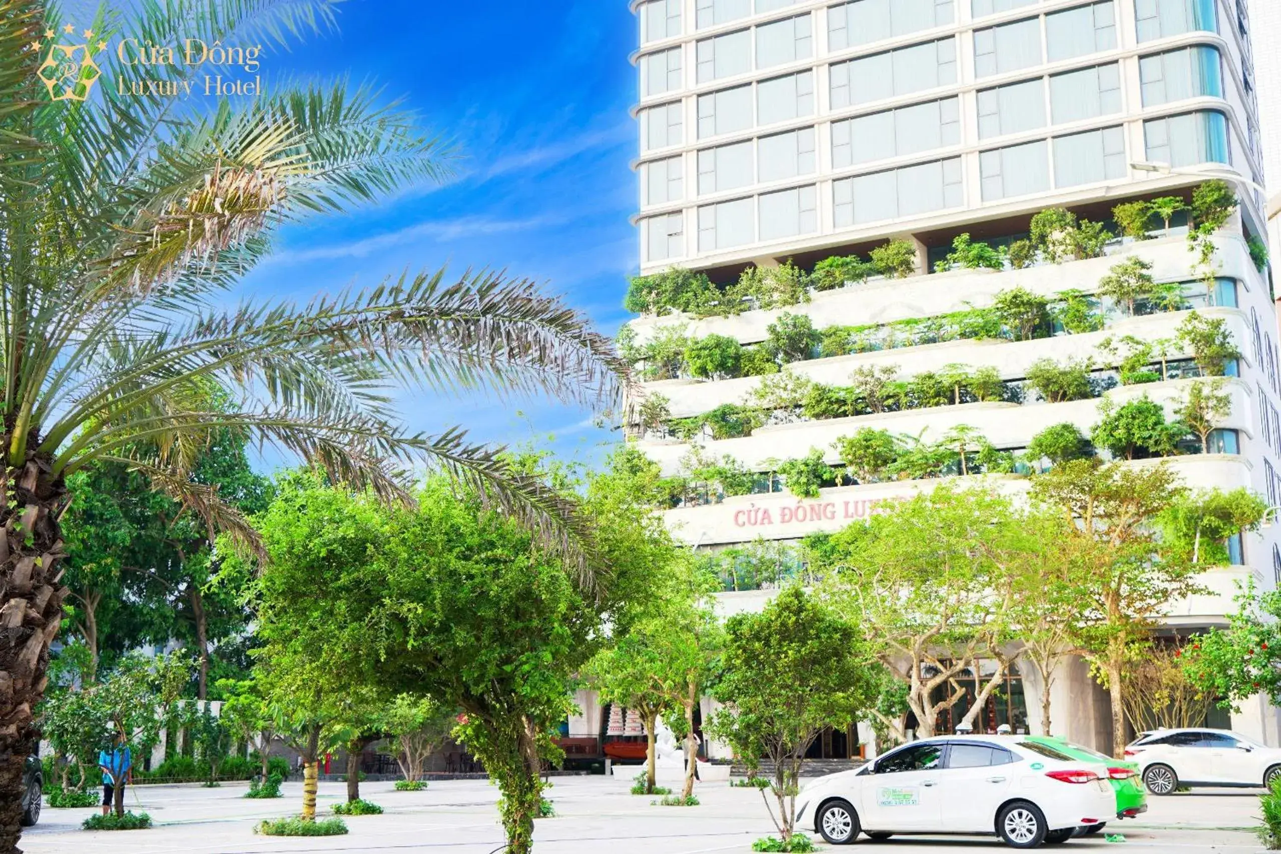 Property building in Cửa Đông Luxury Hotel Property building in Cửa Đông Luxury Hotel