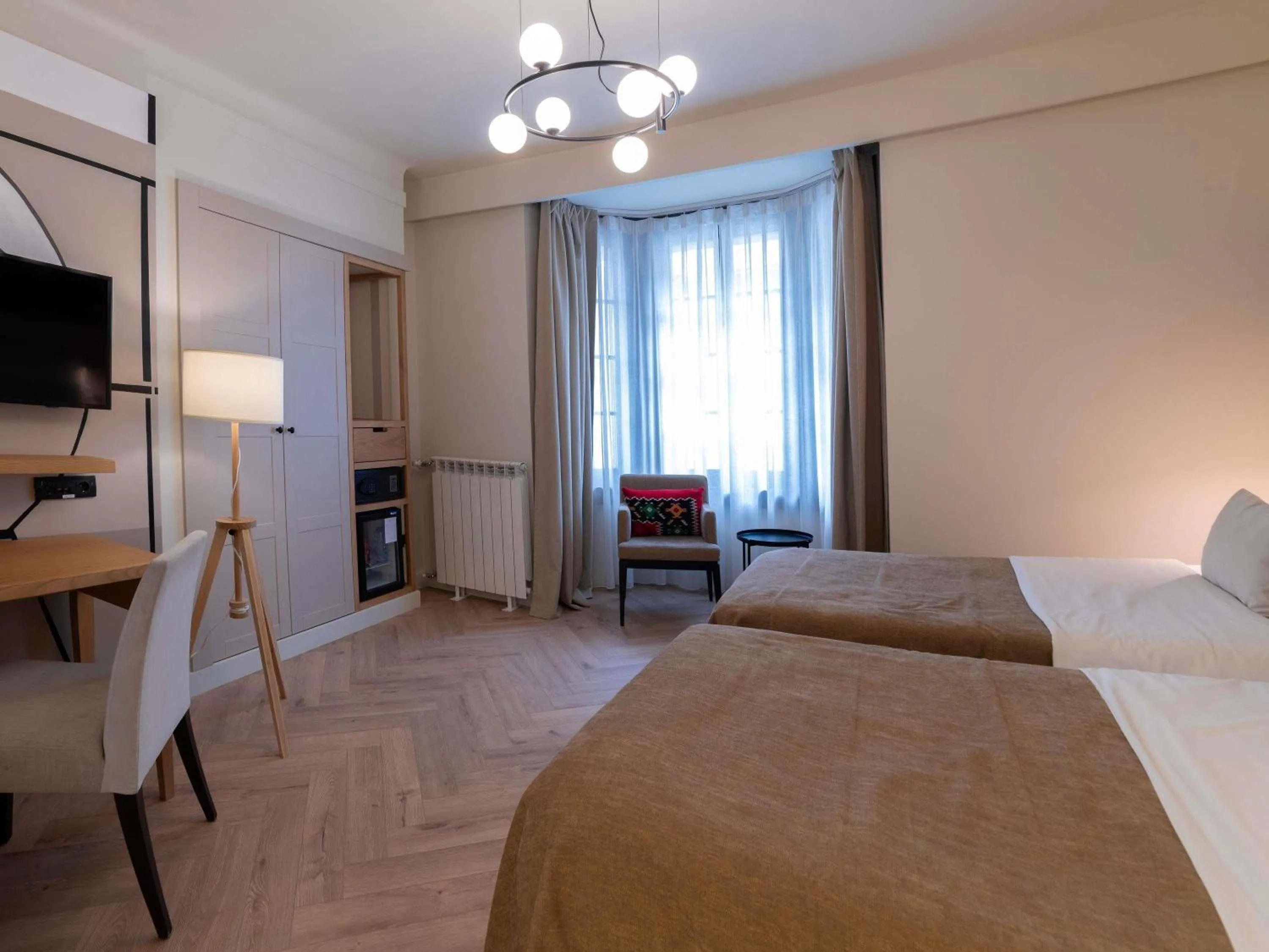 Bedroom, Bed in Mercure Belgrade Excelsior