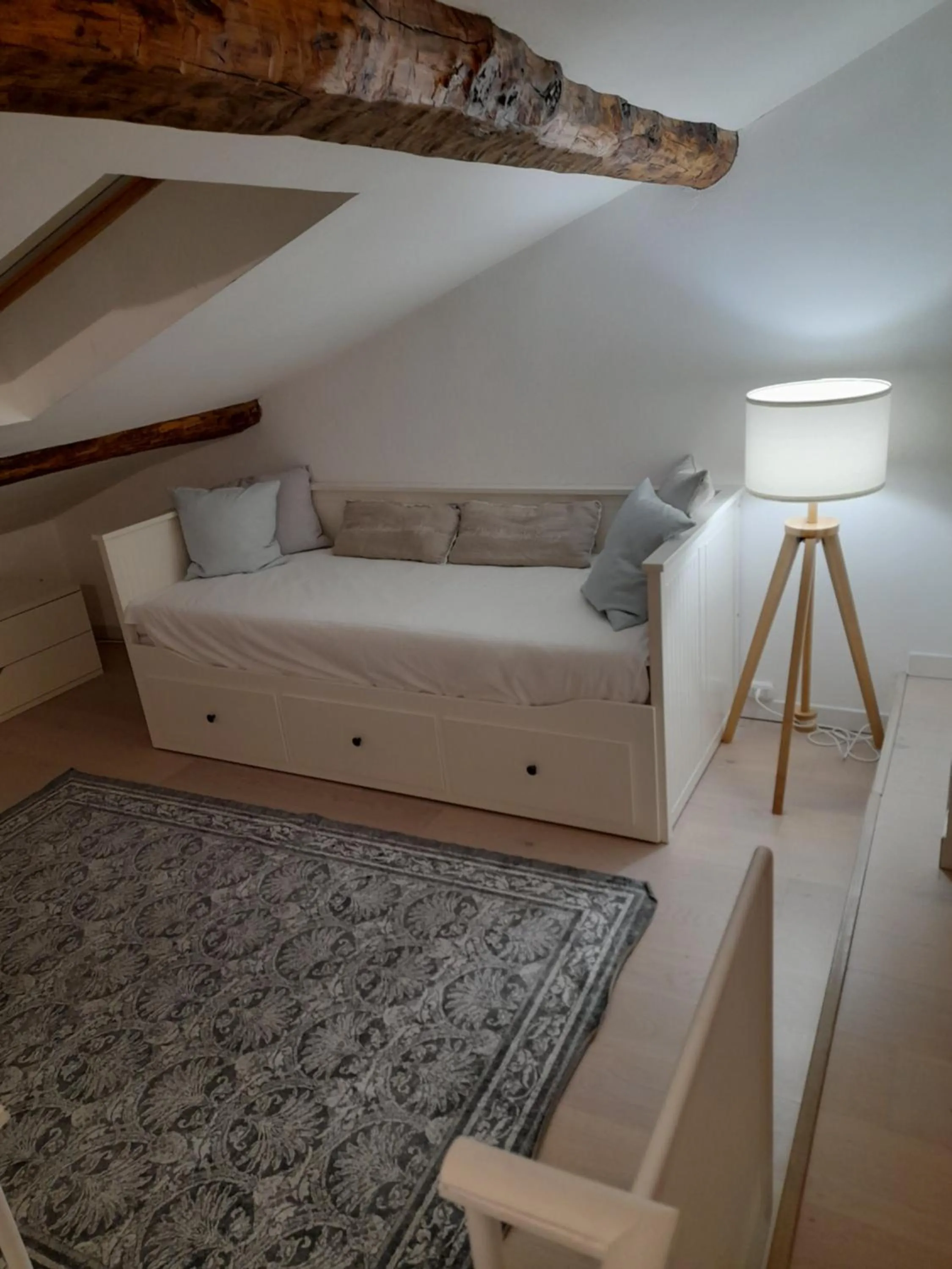 Whale Song Apartment - with private parking