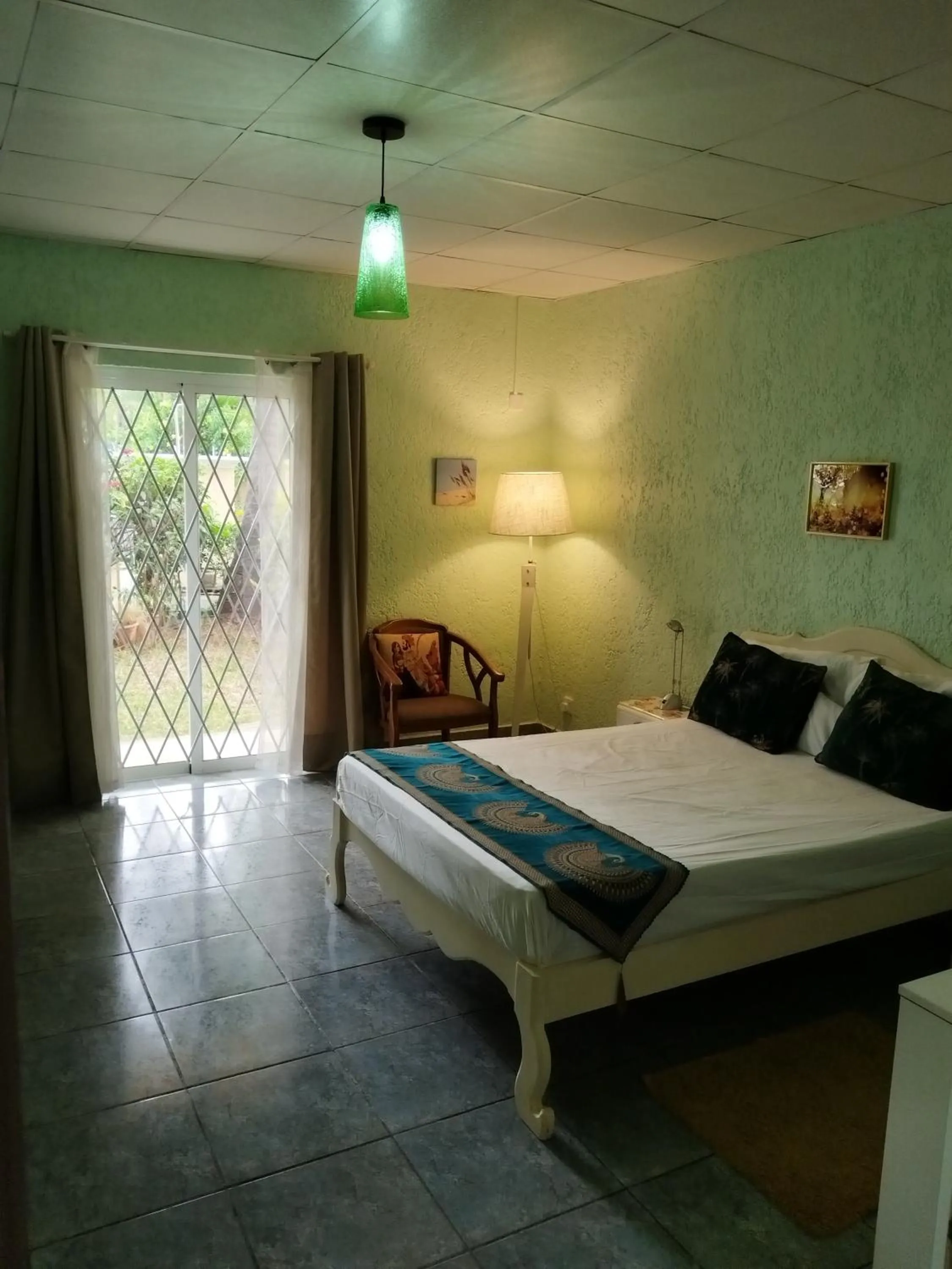 Bed in Opp Swimming Poll, Ground Floor, Flic En Flac