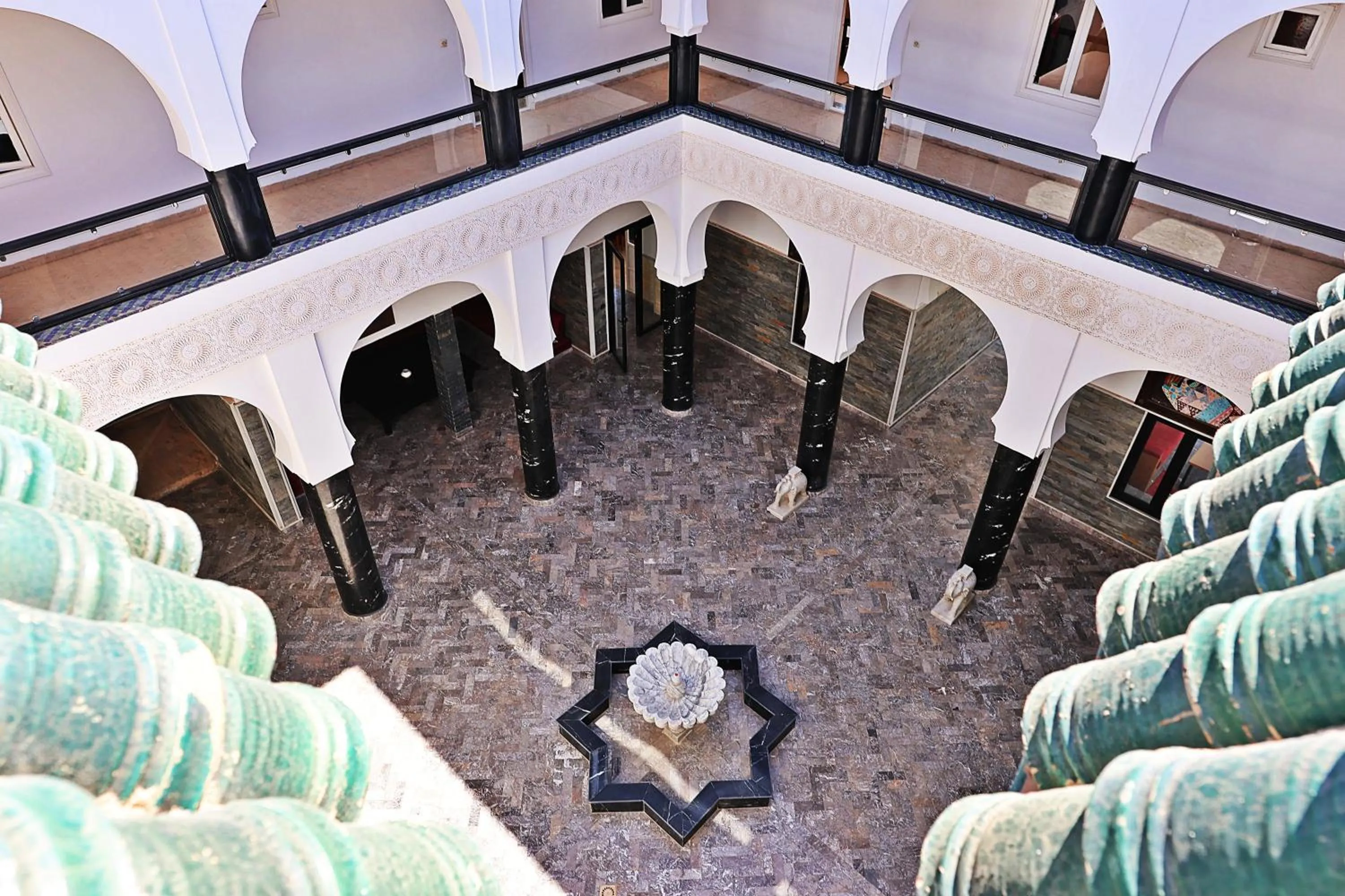 Lobby or reception in Hôtel Calipau Riad Maison d'Hôtes