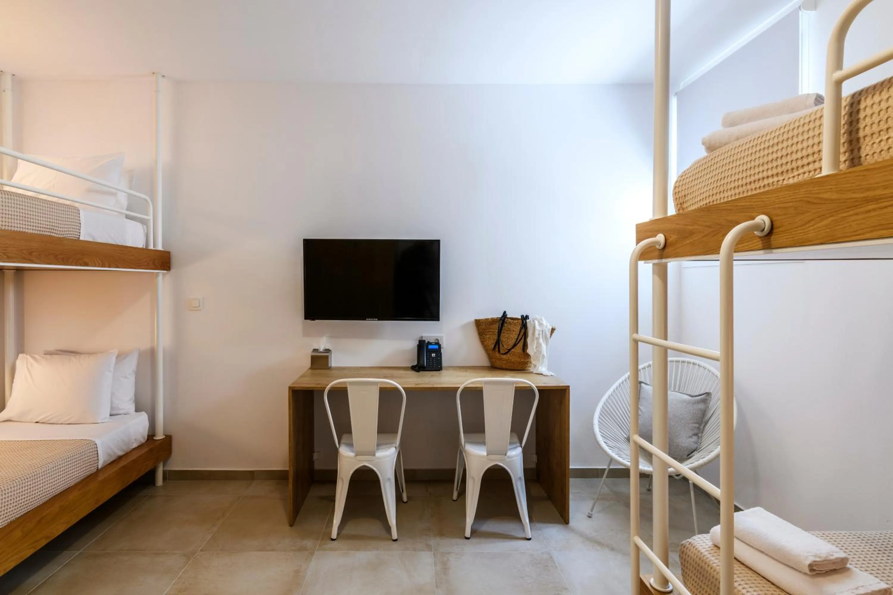 bunk bed, Bed in Mykonaki Hotel