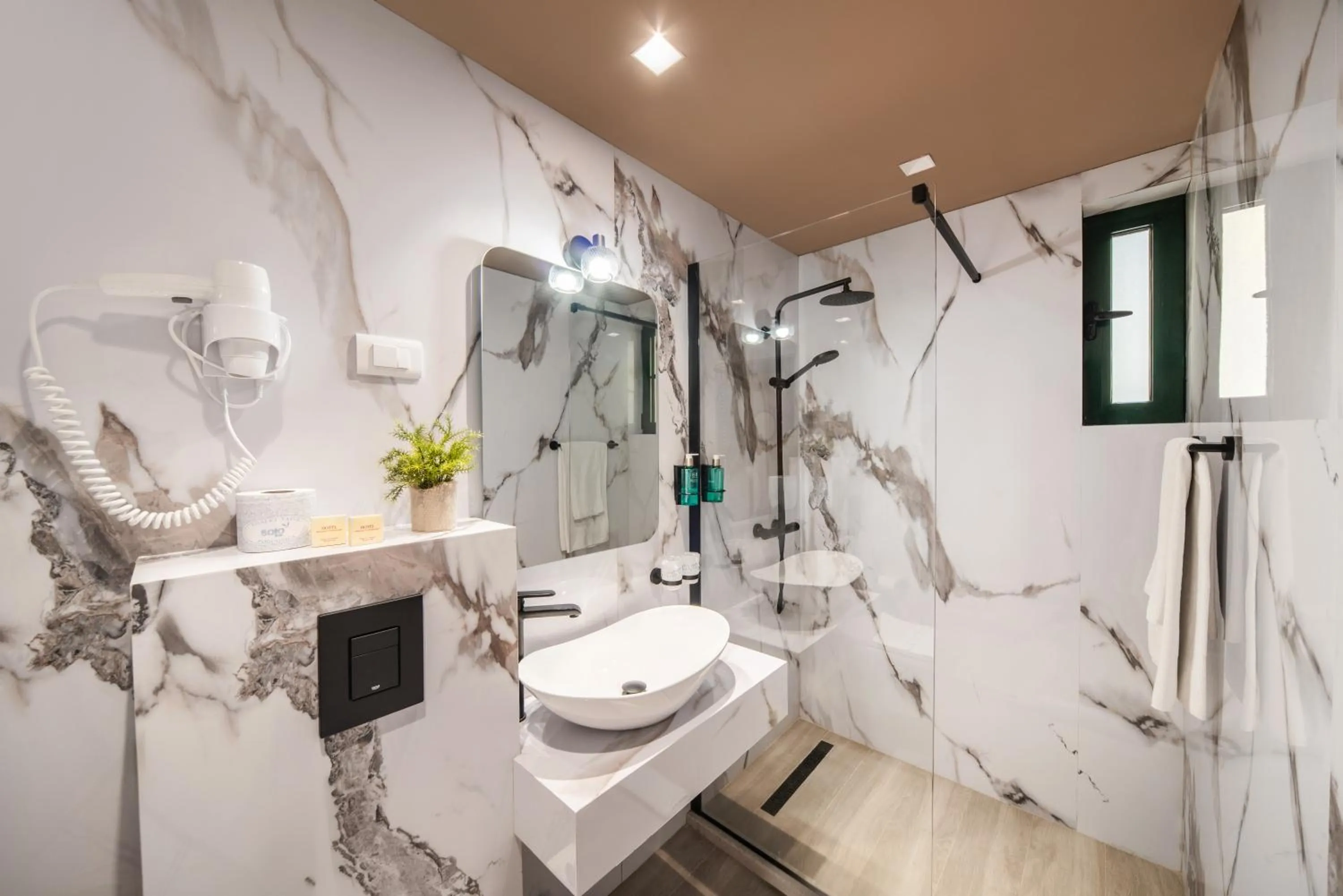 Shower in Hotel Kerber