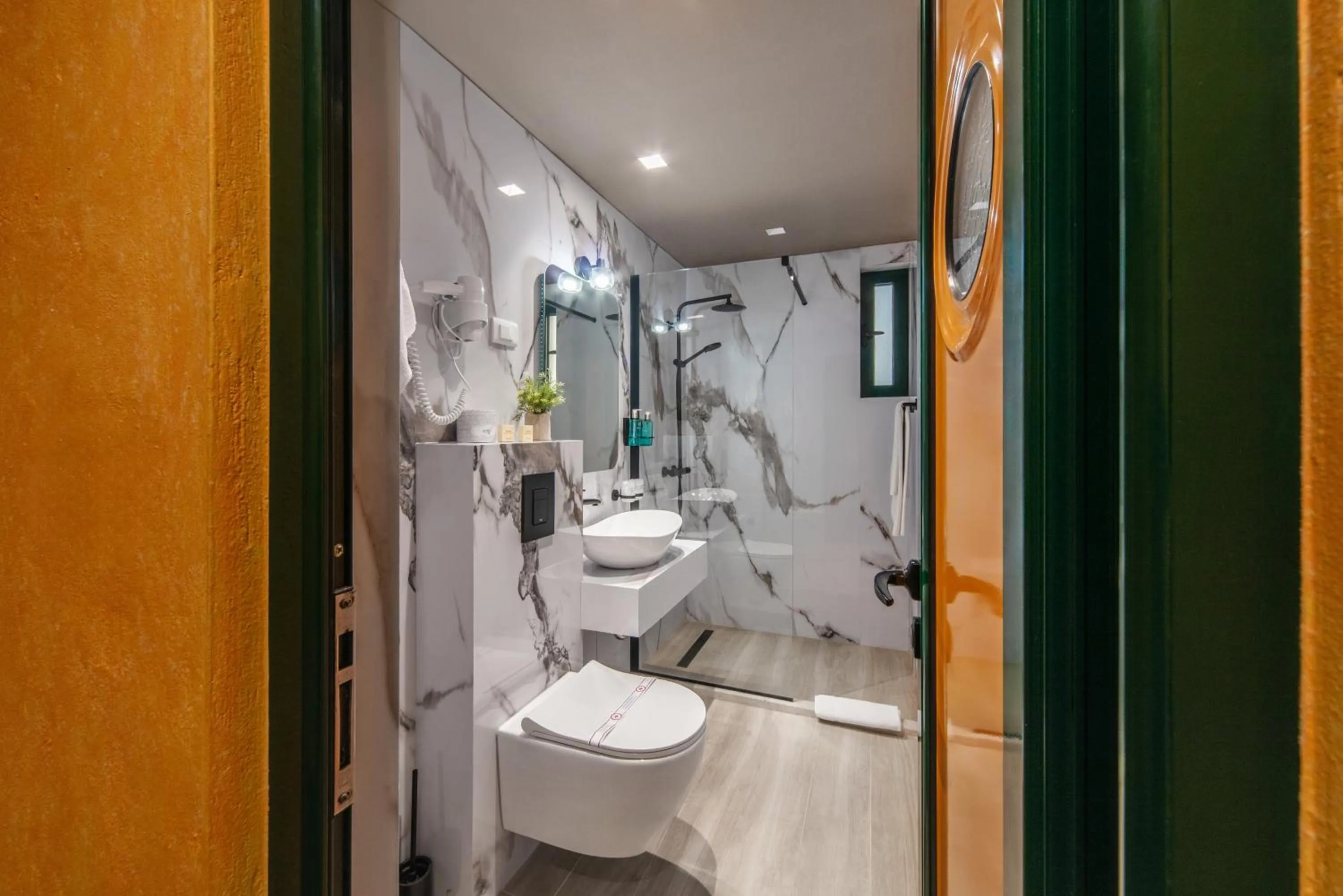 Shower in Hotel Kerber