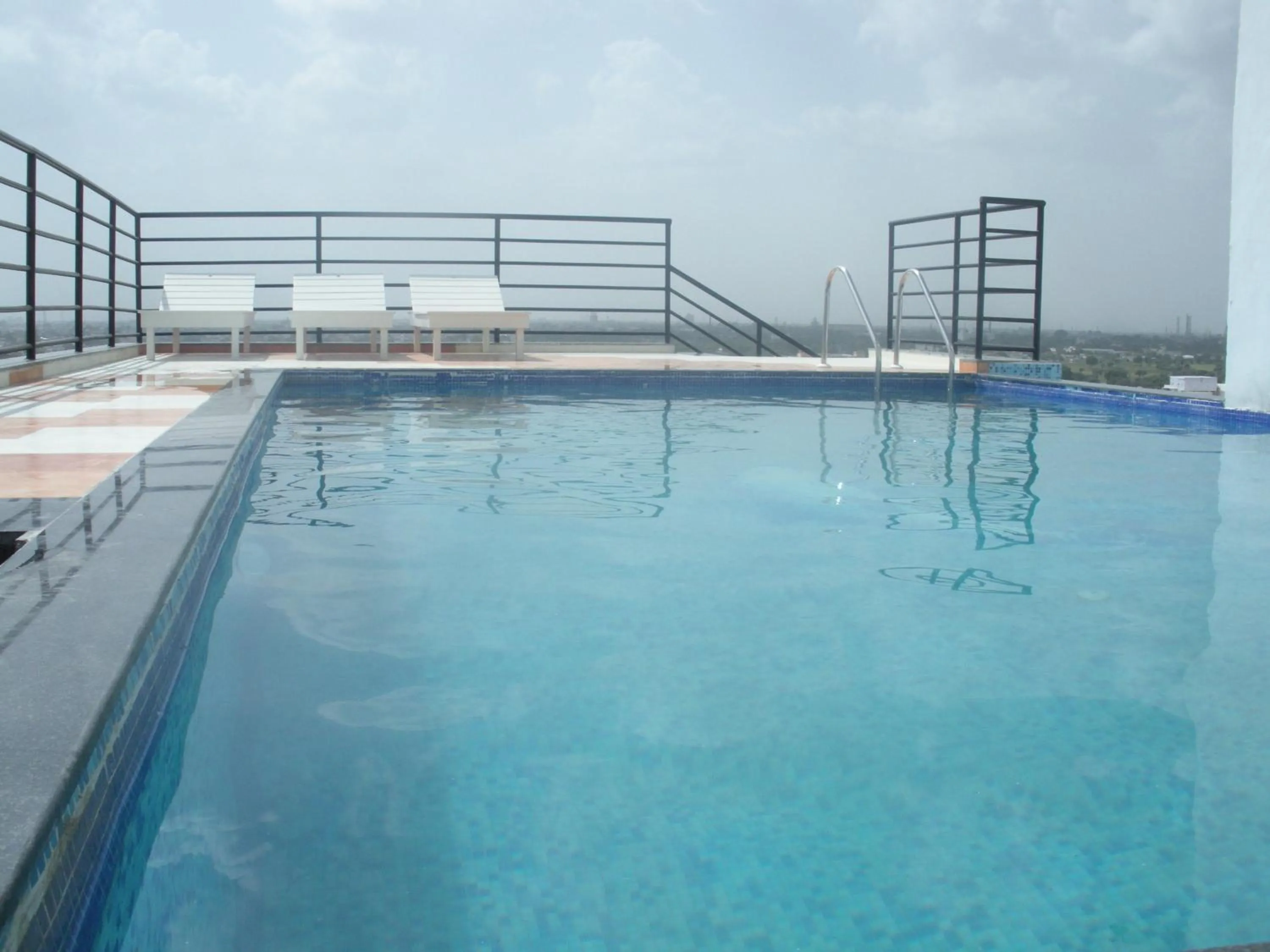 Swimming pool in Libra Lords Inn, Jaipur