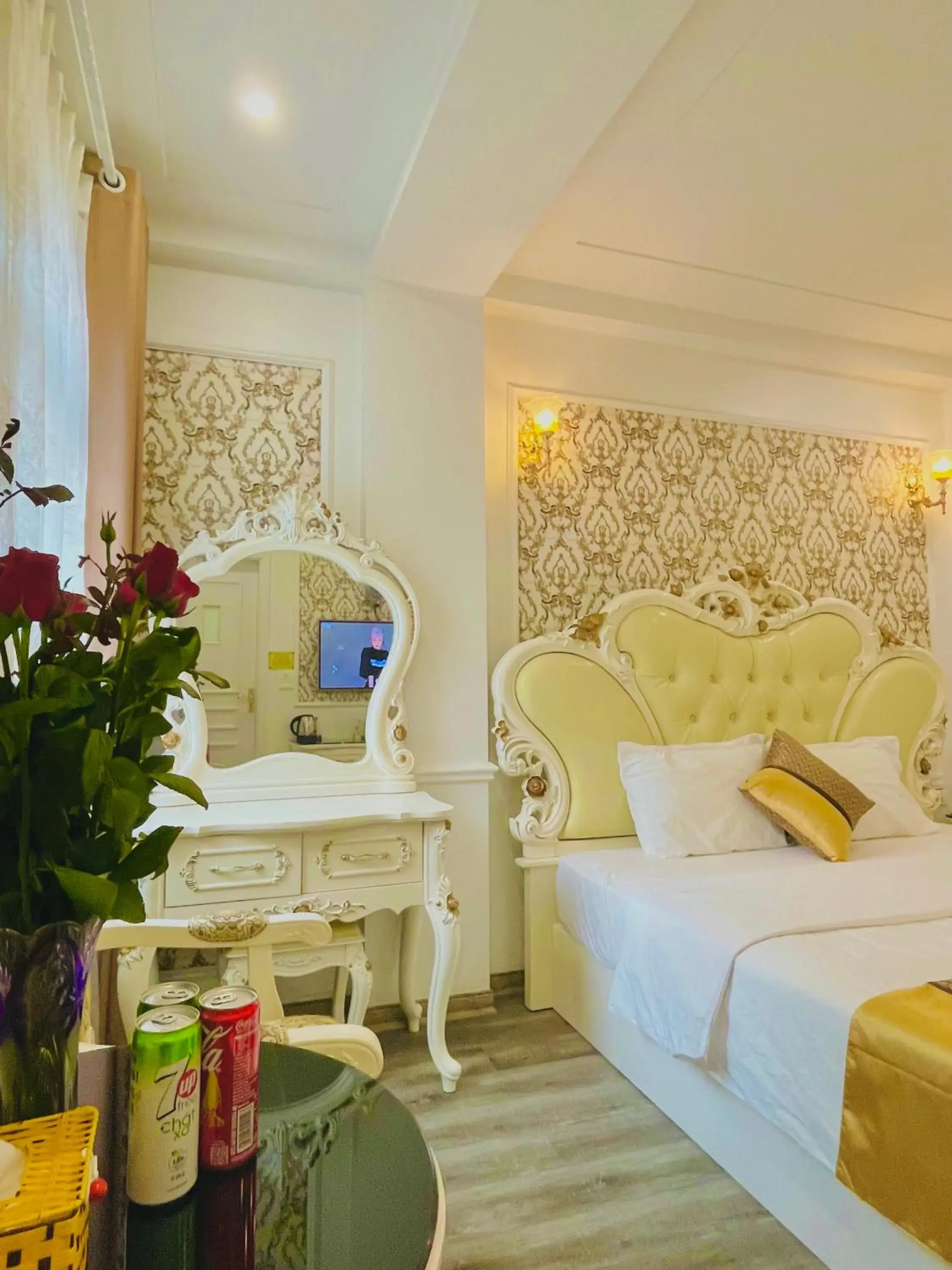 Photo of the whole room, Bed in Diamond Hotel Ha Noi Photo of the whole room, Bed in Diamond Hotel Ha Noi