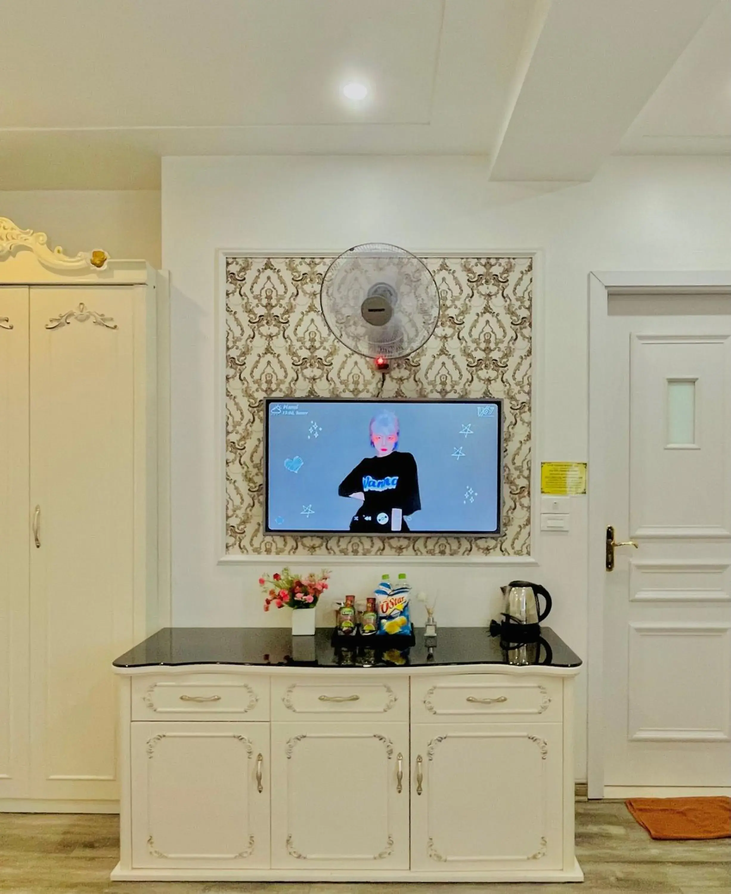 Photo of the whole room in Diamond Hotel Ha Noi Photo of the whole room in Diamond Hotel Ha Noi