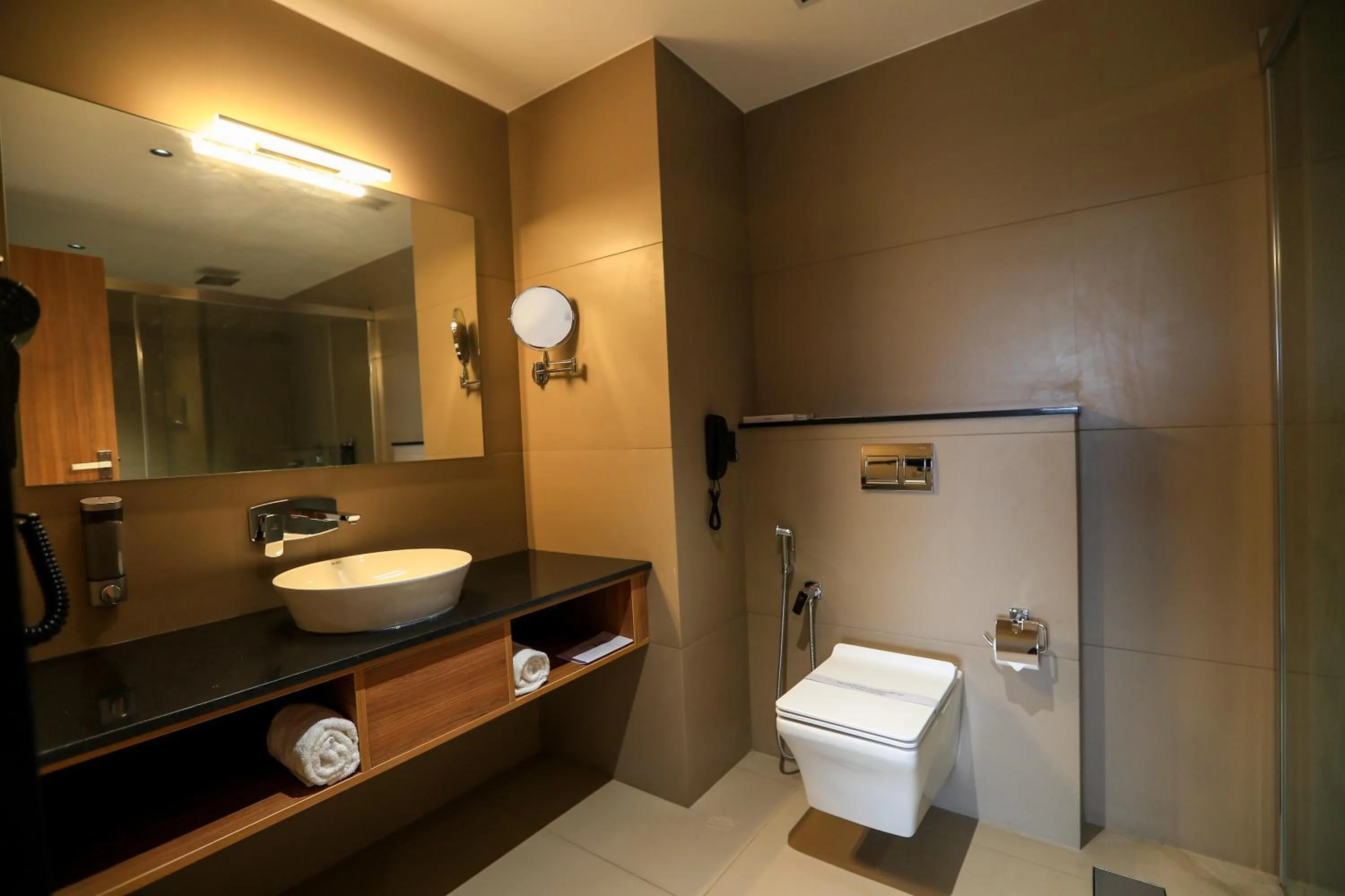 Bathroom in Hotel Saffron Wayanad