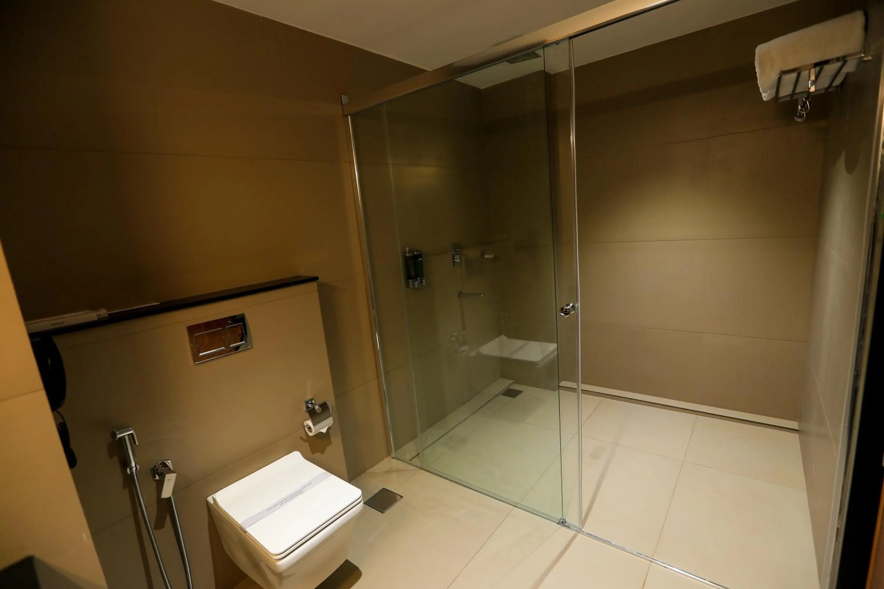 Bathroom in Hotel Saffron Wayanad