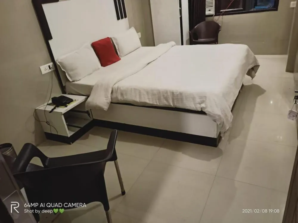 Hotel Shiva palace Haridwar - nearby bus and railway station